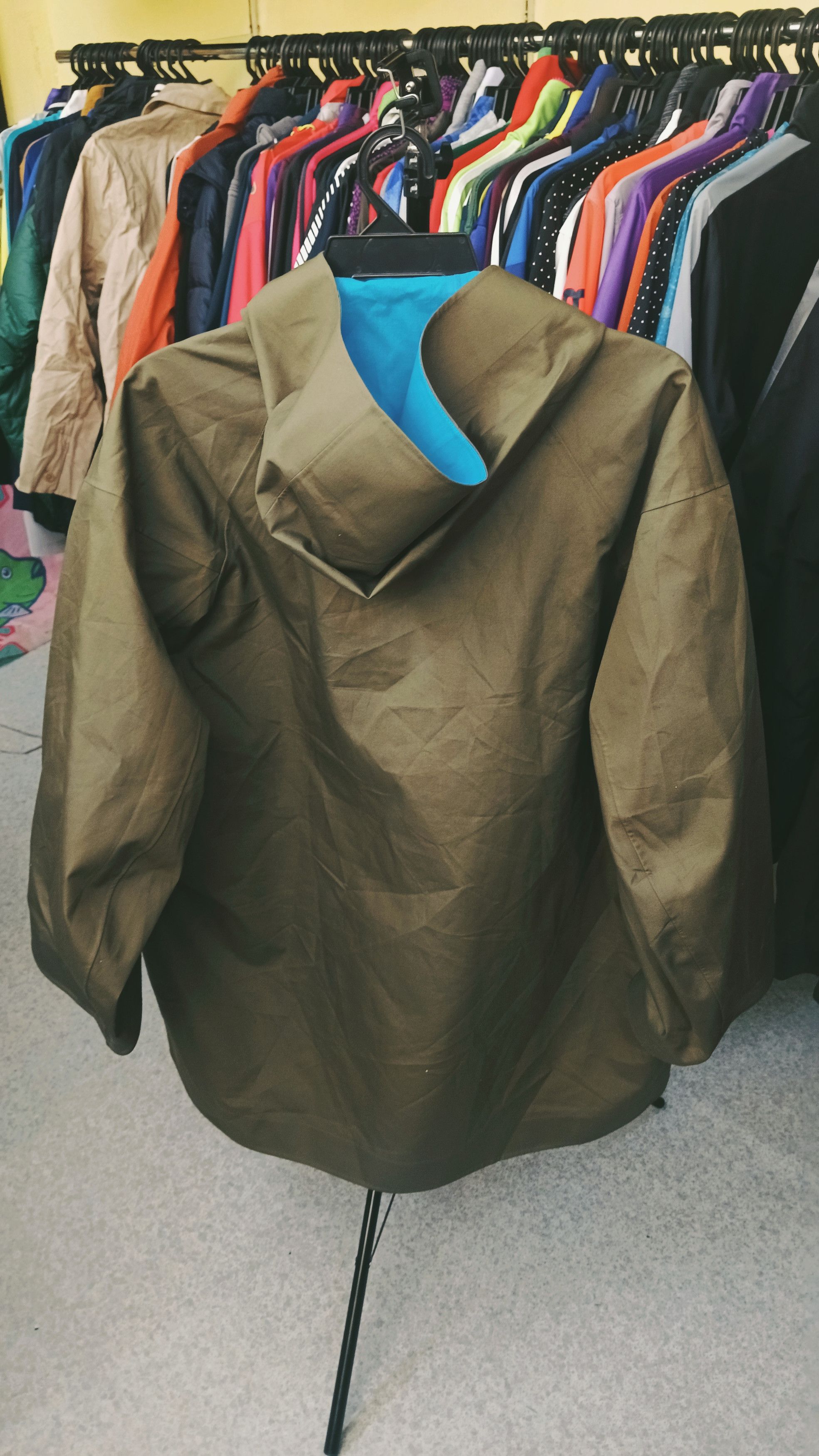 Designer × Marni × Uniqlo Marni x Uniqlo Waterproof Hoodie Zipper Size US XL / EU 56 / 4 - 3 Thumbnail