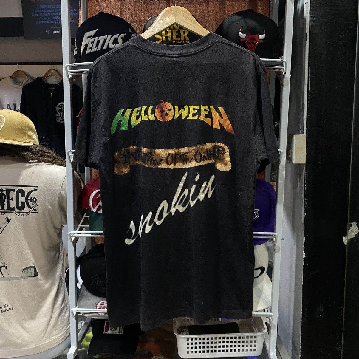 Band Tees Vintage 90s Helloween Smokin Tour 1992 Band T-shirt L Size US L / EU 52-54 / 3 - 2 Thumbnail
