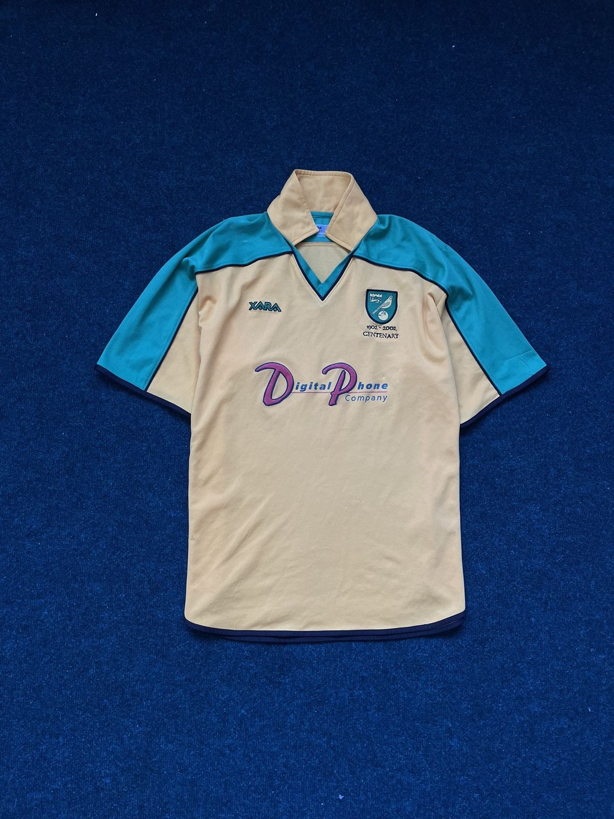 NORWICH CITY CENTENARY 2002 FOOTBALL ADULT AUTHENTIC VINTAGE
