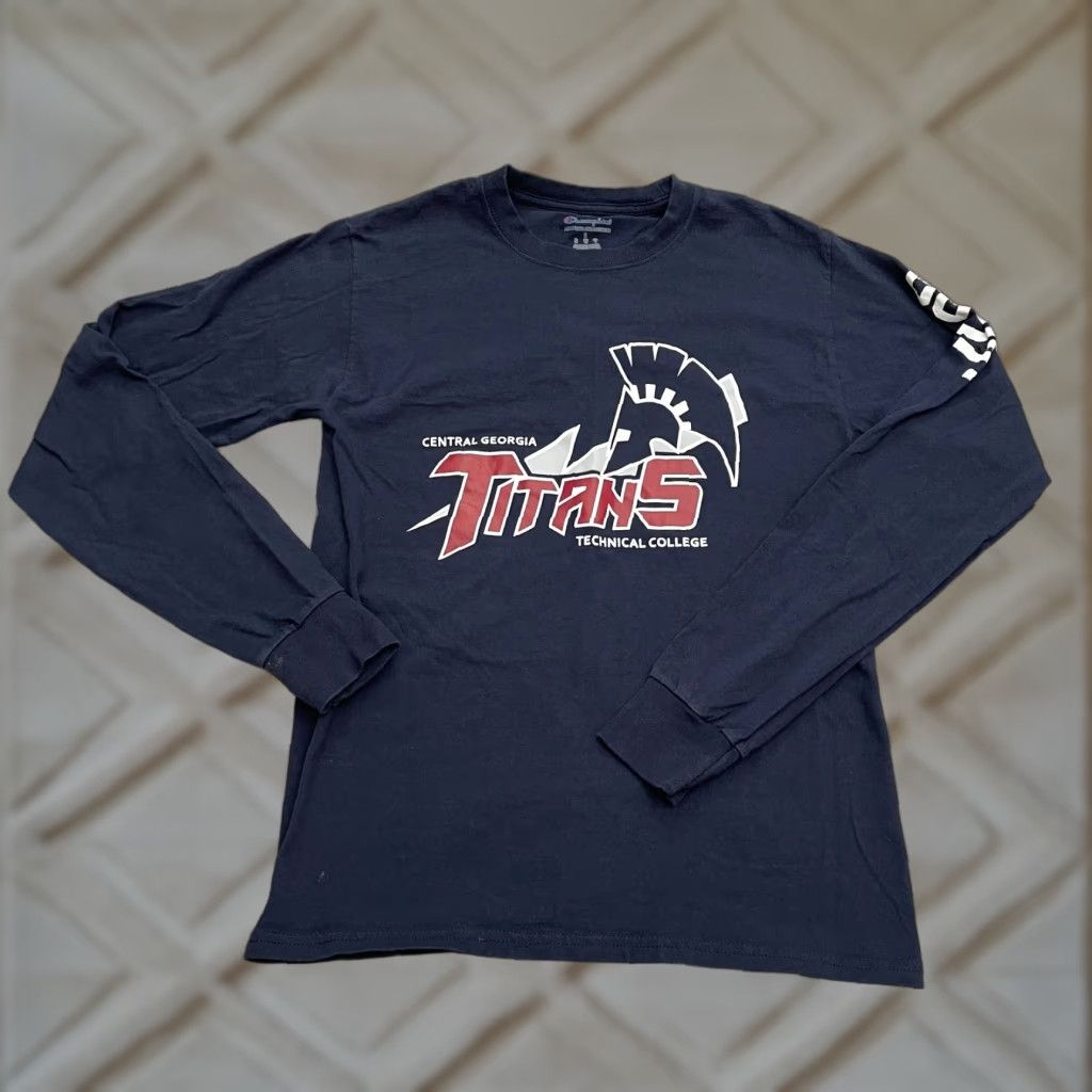 Champion VINTAGE Champion Graphic Basic Long Sleeve Shirt Mens Small Blue Crew Neck CGTC Titans Size US S / EU 44-46 / 1 - 1 Thumbnail