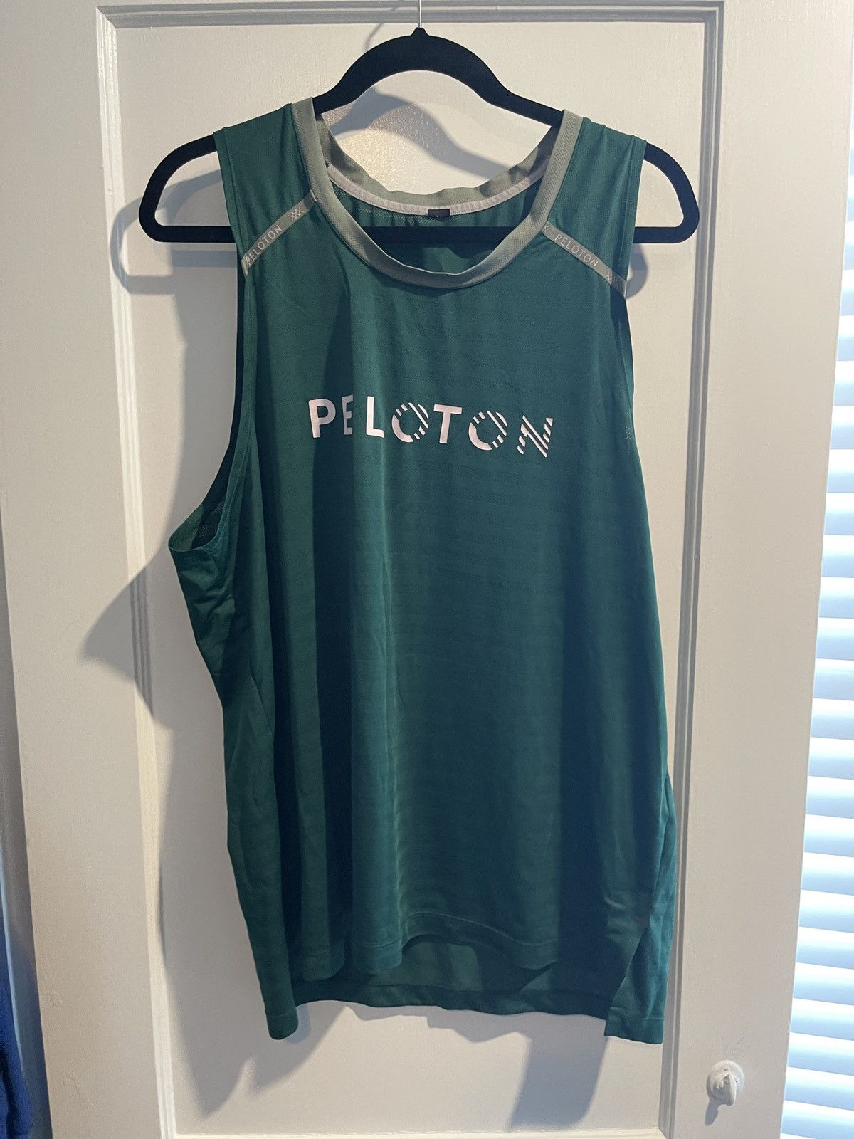 Peloton × Rhone Peloton x Rhone cut off shirt size large Size US L / EU 52-54 / 3 - 1 Thumbnail