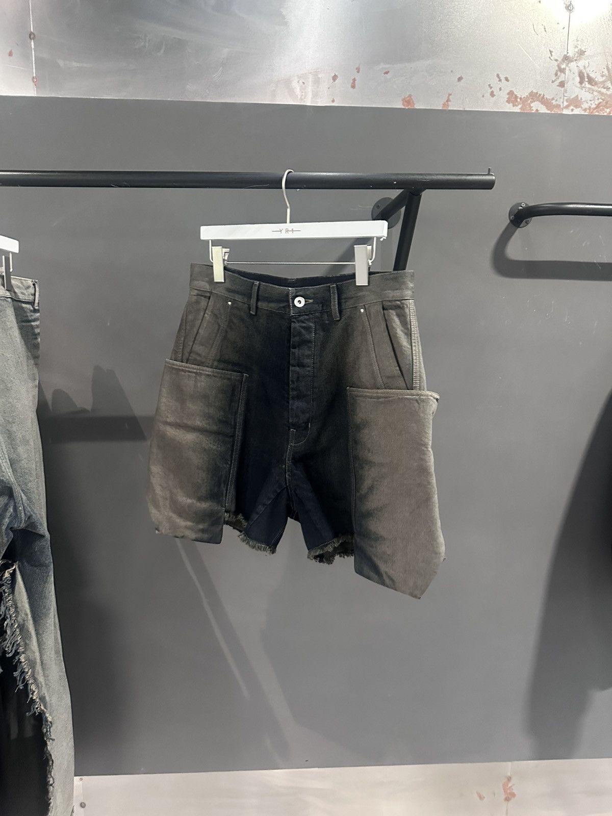 Rick Owens Rick Owens stefan cargo short Size US 32 / EU 48 - 1 Thumbnail