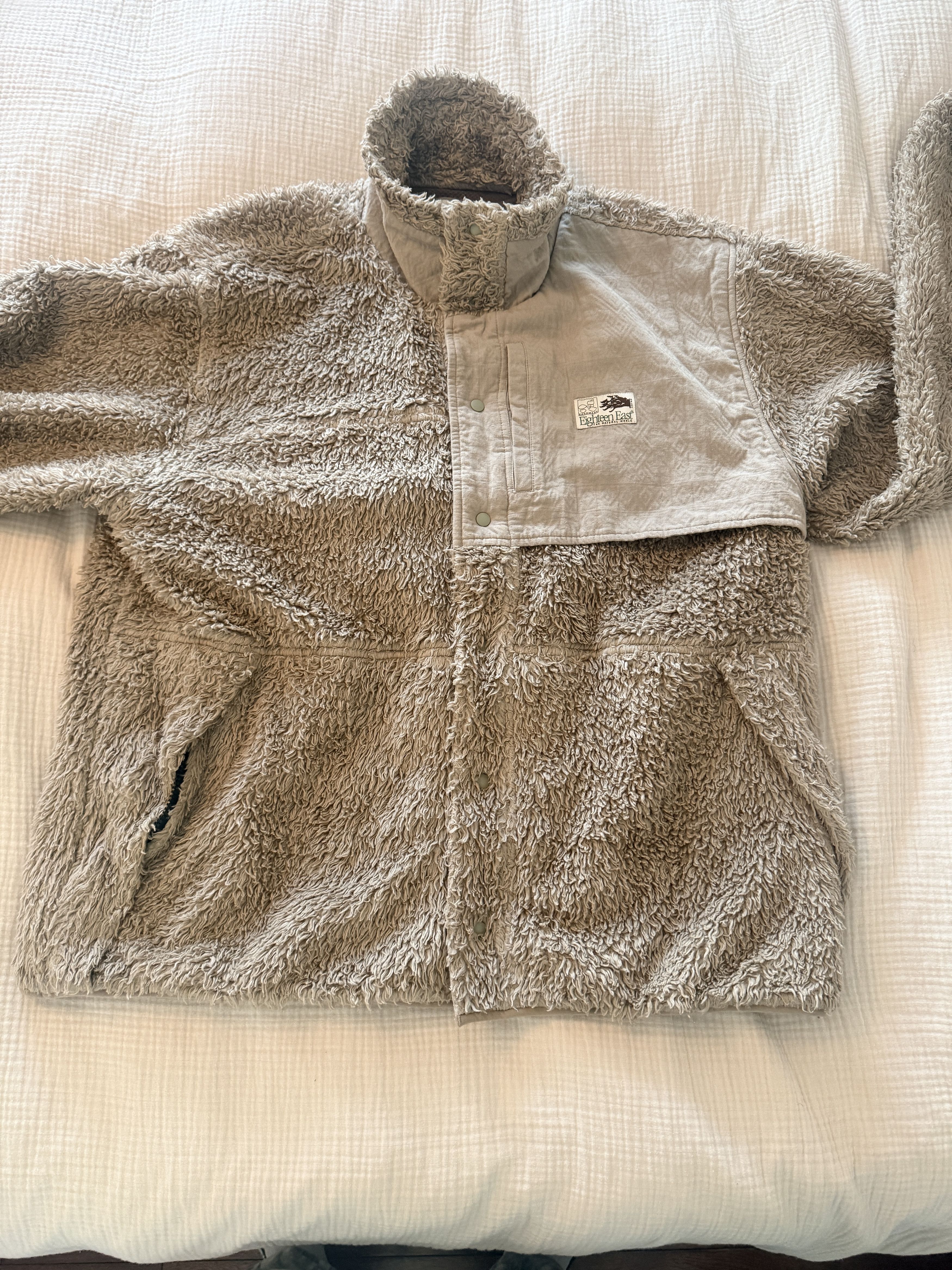 18 East LOOP RD SNAP FRONT JACKET - FADED ALMOND DEEP PILE FLEECE Size US XL / EU 56 / 4 - 2 Thumbnail