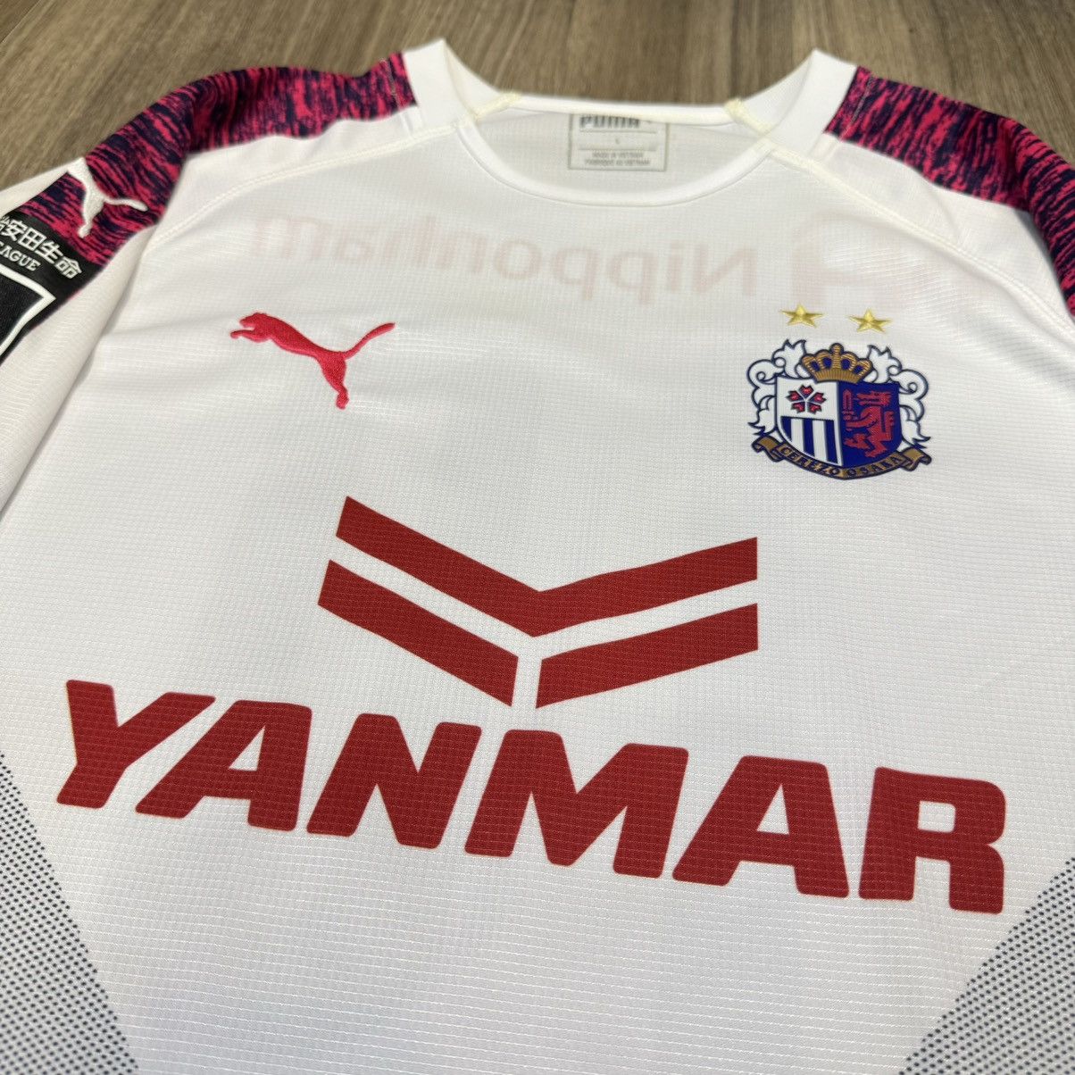 Puma Osaka Cerezo 2019 away shirt #10 Kiyotake Size US M / EU 48-50 / 2 - 3 Thumbnail