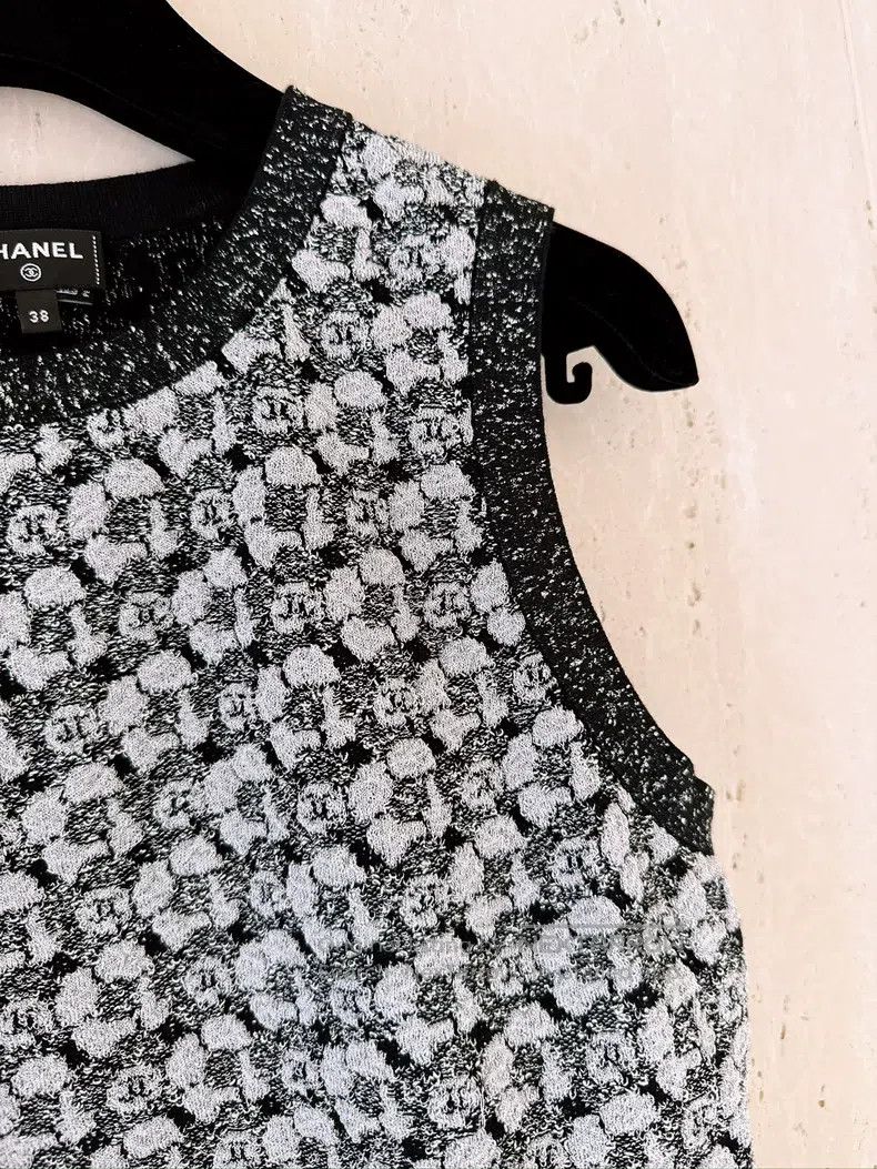 Chanel Chanel 23K autumn and winter black and silver camelia knit Size XS / US 0-2 / IT 36-38 - 3 Thumbnail