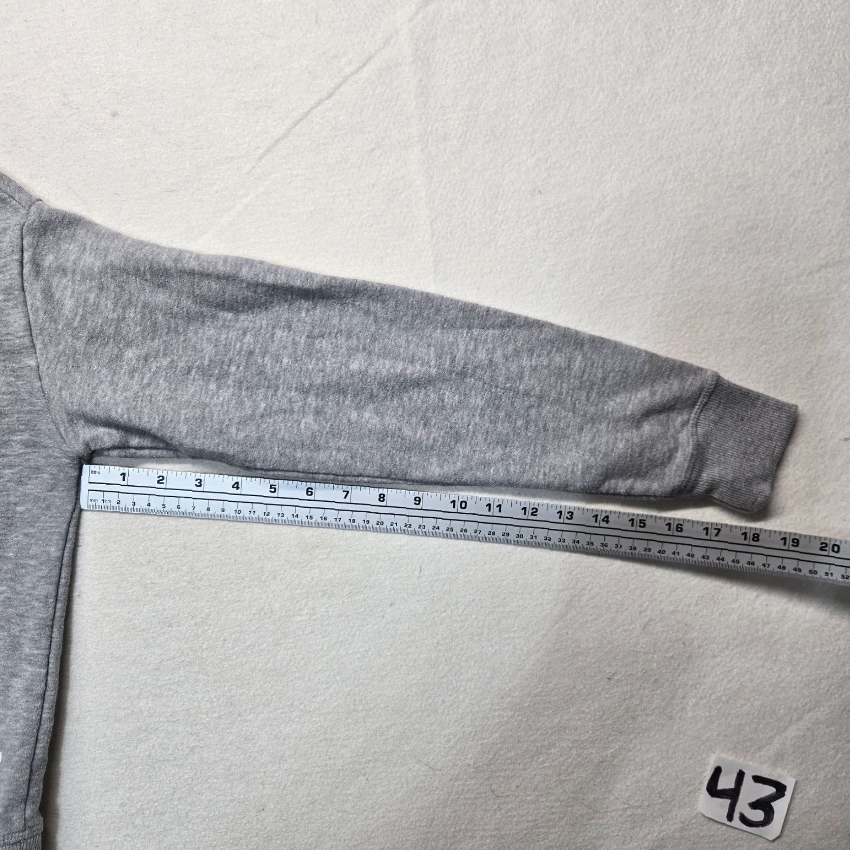 Reebok Reebok Sweater Adult XS Gray Logo Pullover Cropped Crew Sweatshirt Womens Size XS / US 0-2 / IT 36-38 - 4 Thumbnail