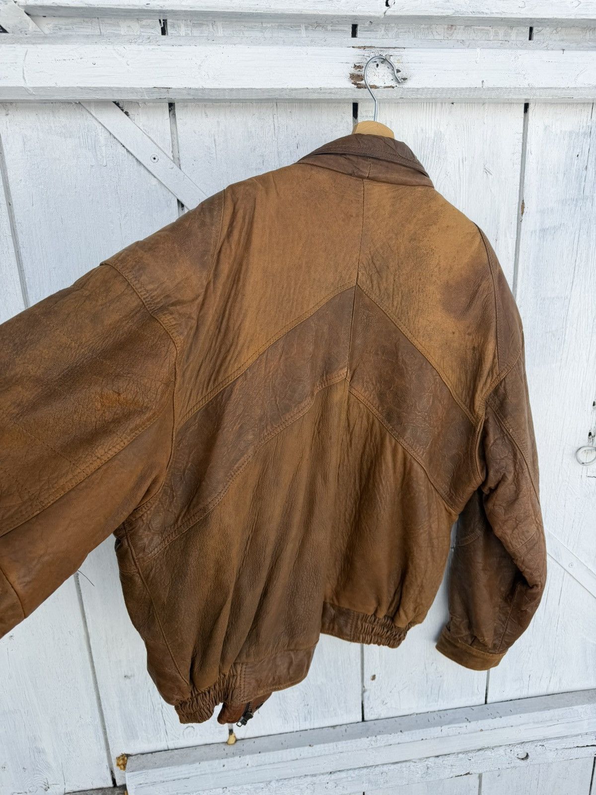 Vintage Vintage leather jacket bomber Size L / US 10 / IT 46 - 1 Thumbnail