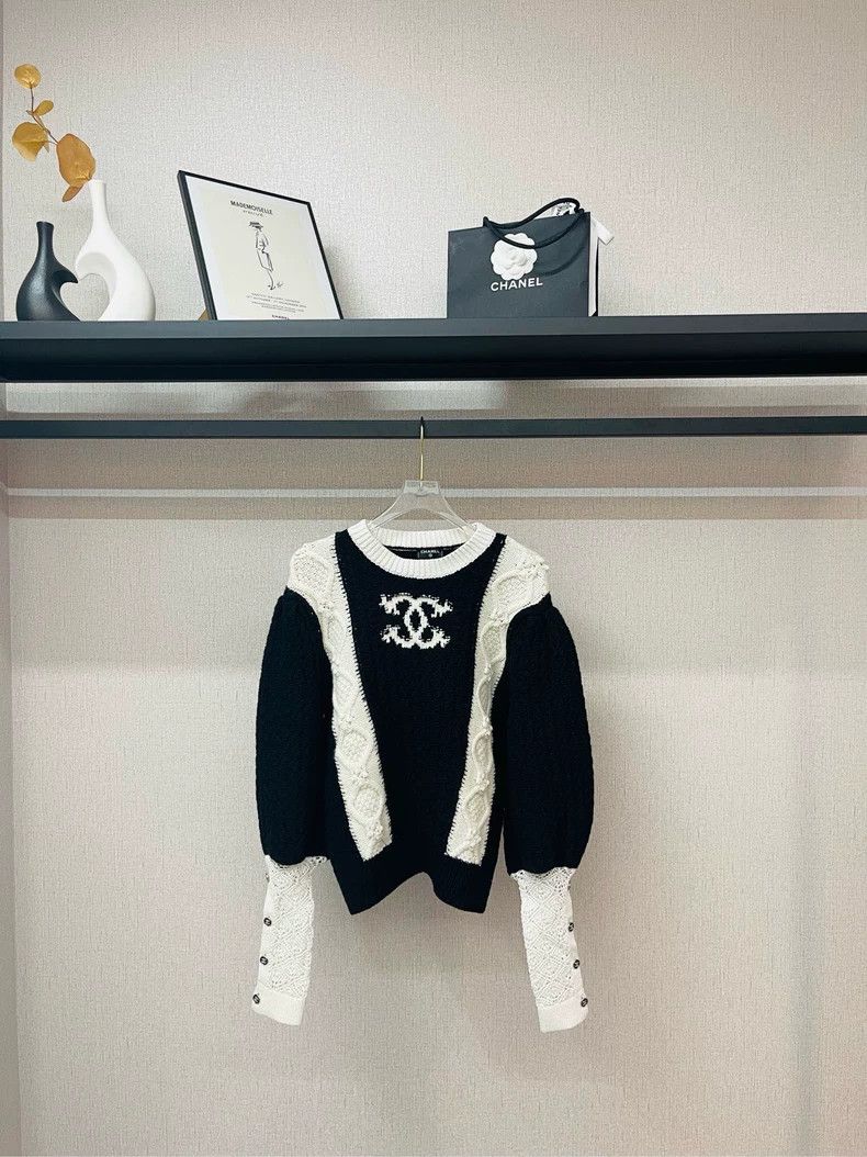 Chanel Black and white handicraft series knitted sweater 25