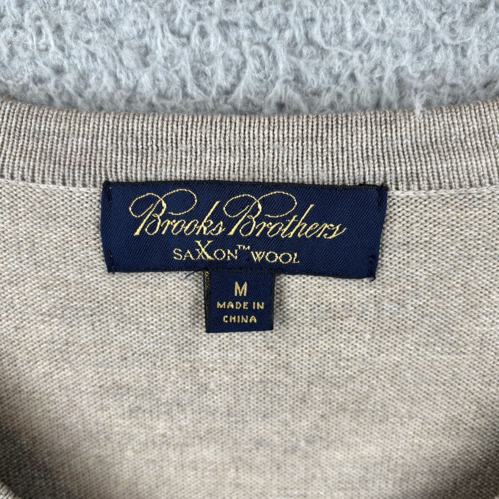Brooks Brothers Brook Brothers Sweater Mens M Beige V-Neck Wool Pullover Preppy Knit Size US M / EU 48-50 / 2 - 2 Thumbnail