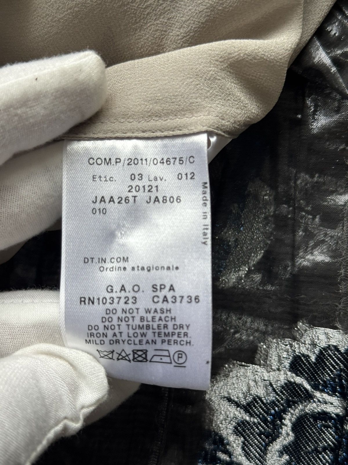 Giorgio Armani Resort 2012 Giorgio Armani sheer silver gown Size XS / US 0-2 / IT 36-38 - 7 Thumbnail