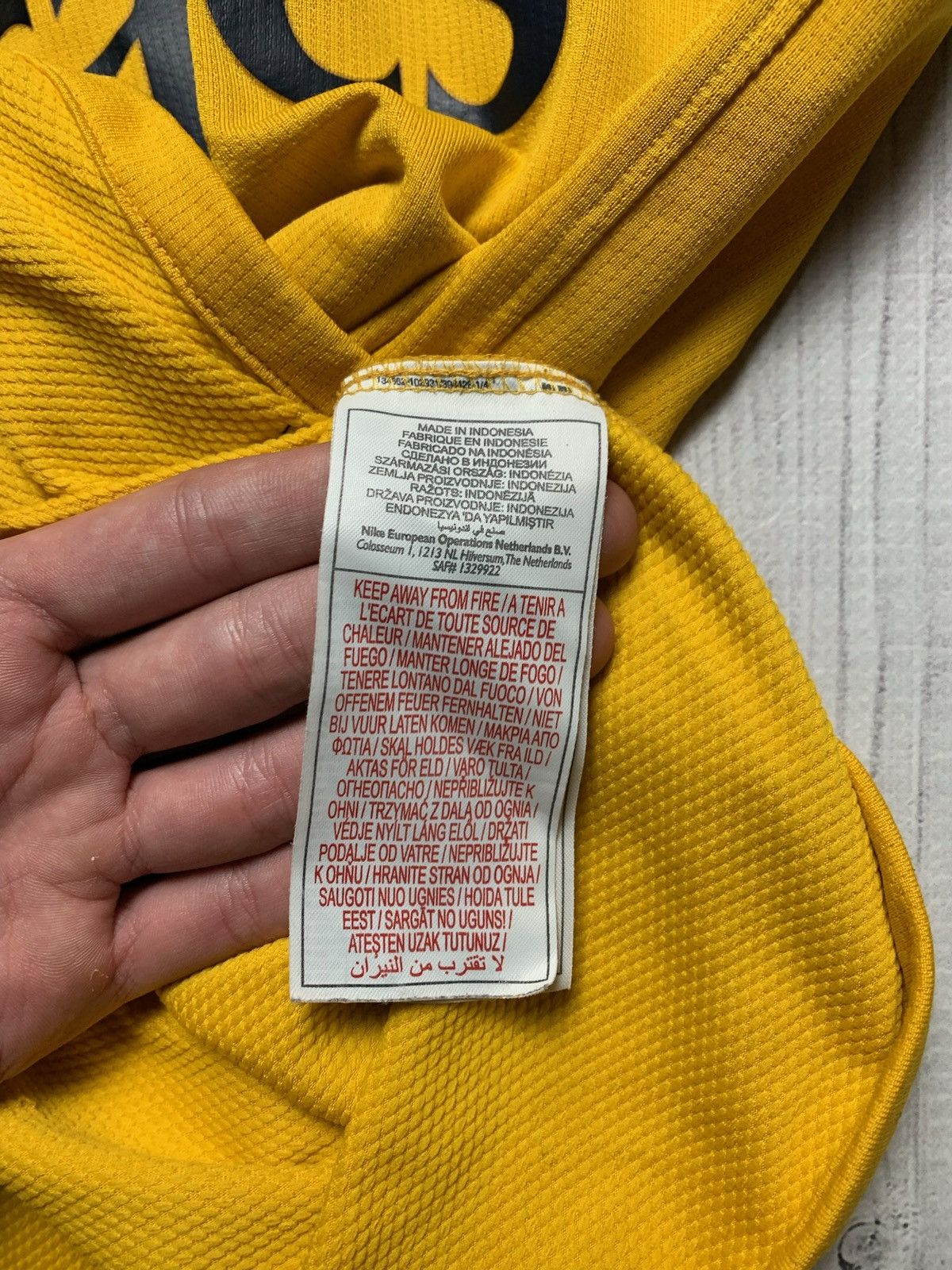 Nike × Vintage Vintage Arsenal soccer jersey Nike yellow size M Size US M / EU 48-50 / 2 - 9 Thumbnail