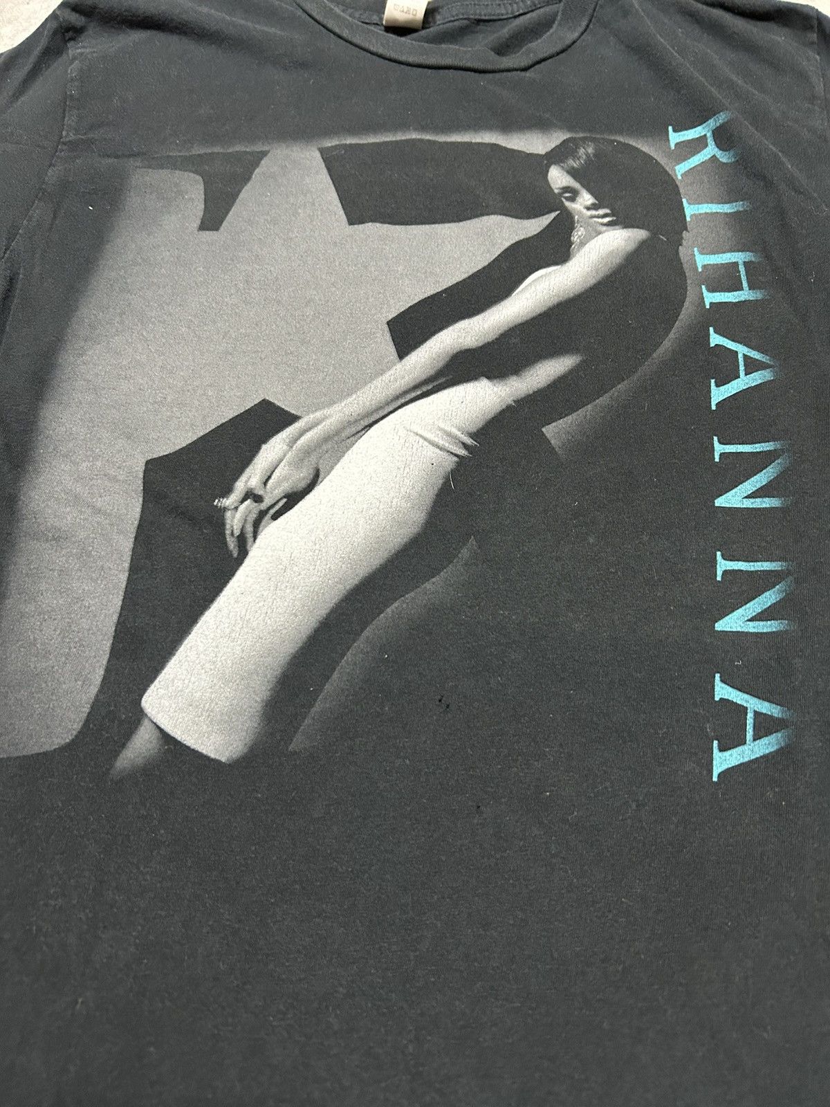 Band Tees × Rihanna Rihanna tour 2007 tshirt Size US M / EU 48-50 / 2 - 2 Thumbnail