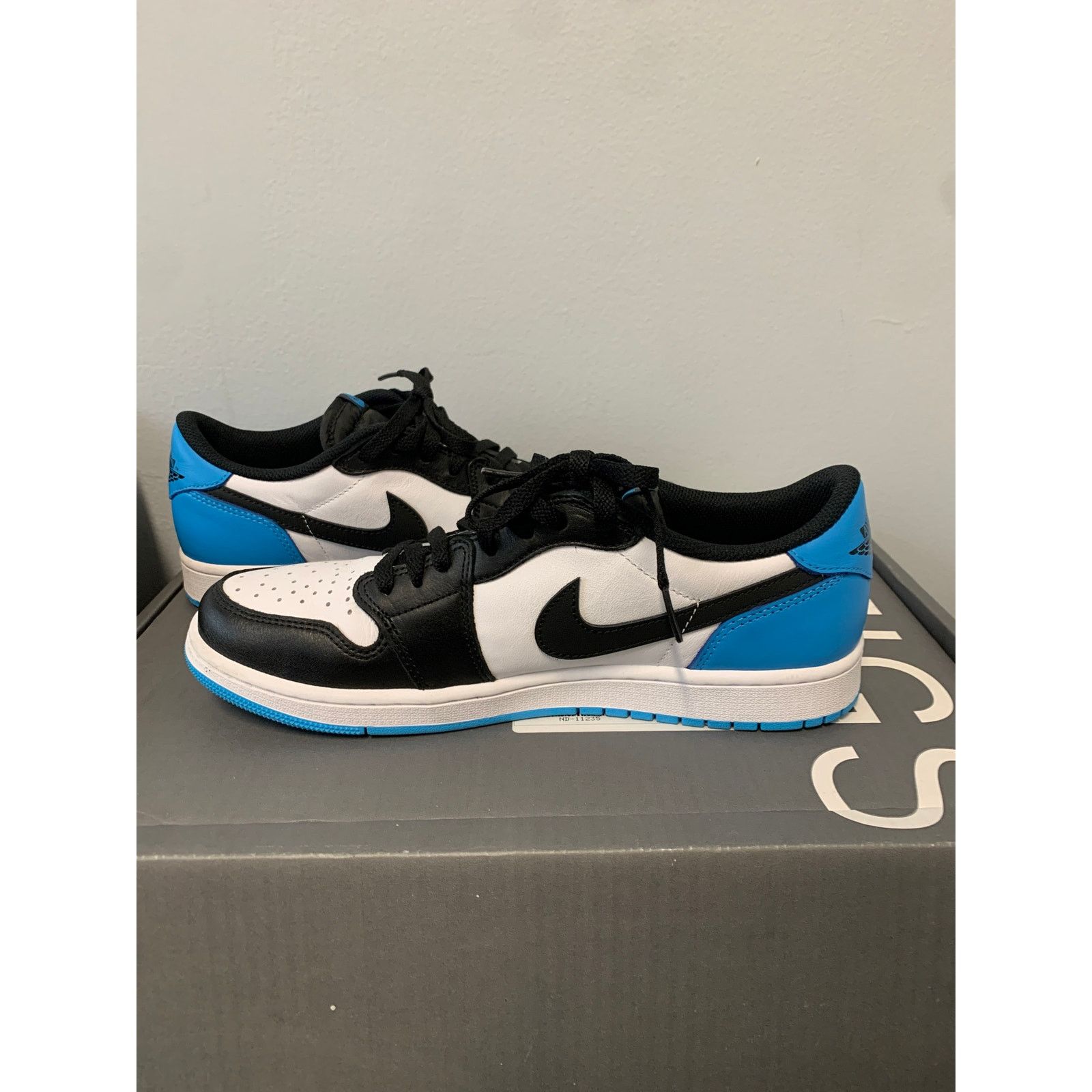 Nike Nike Air Jordan 1 Retro Low OG Black Blue Size 10.5 Used Size US 10.5 / EU 43-44 - 4 Thumbnail