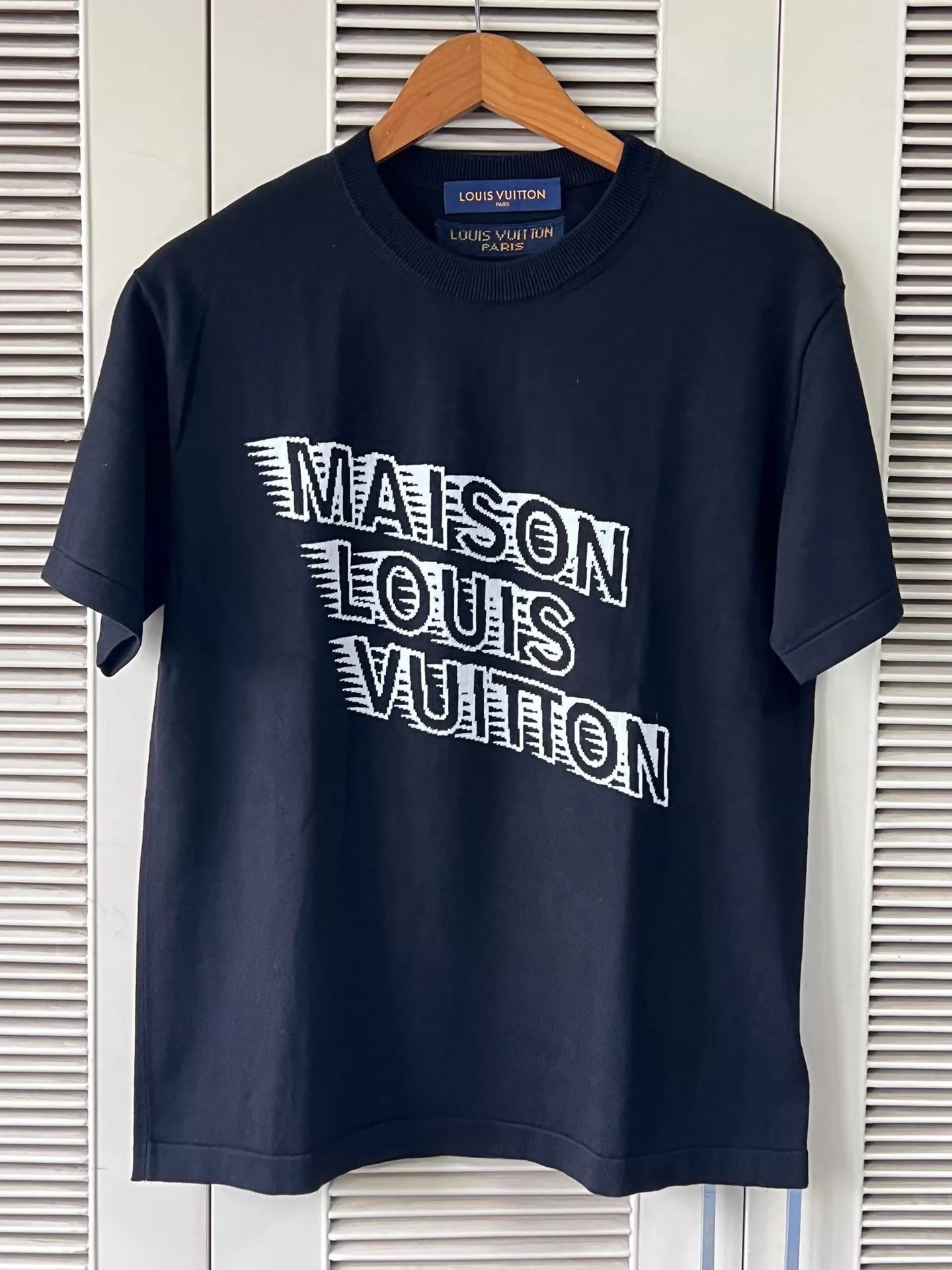 Louis Vuitton Louis Vuitton Black Knit Short-Sleeve XS LV Logo Print Size XS / US 0-2 / IT 36-38 - 1 Thumbnail
