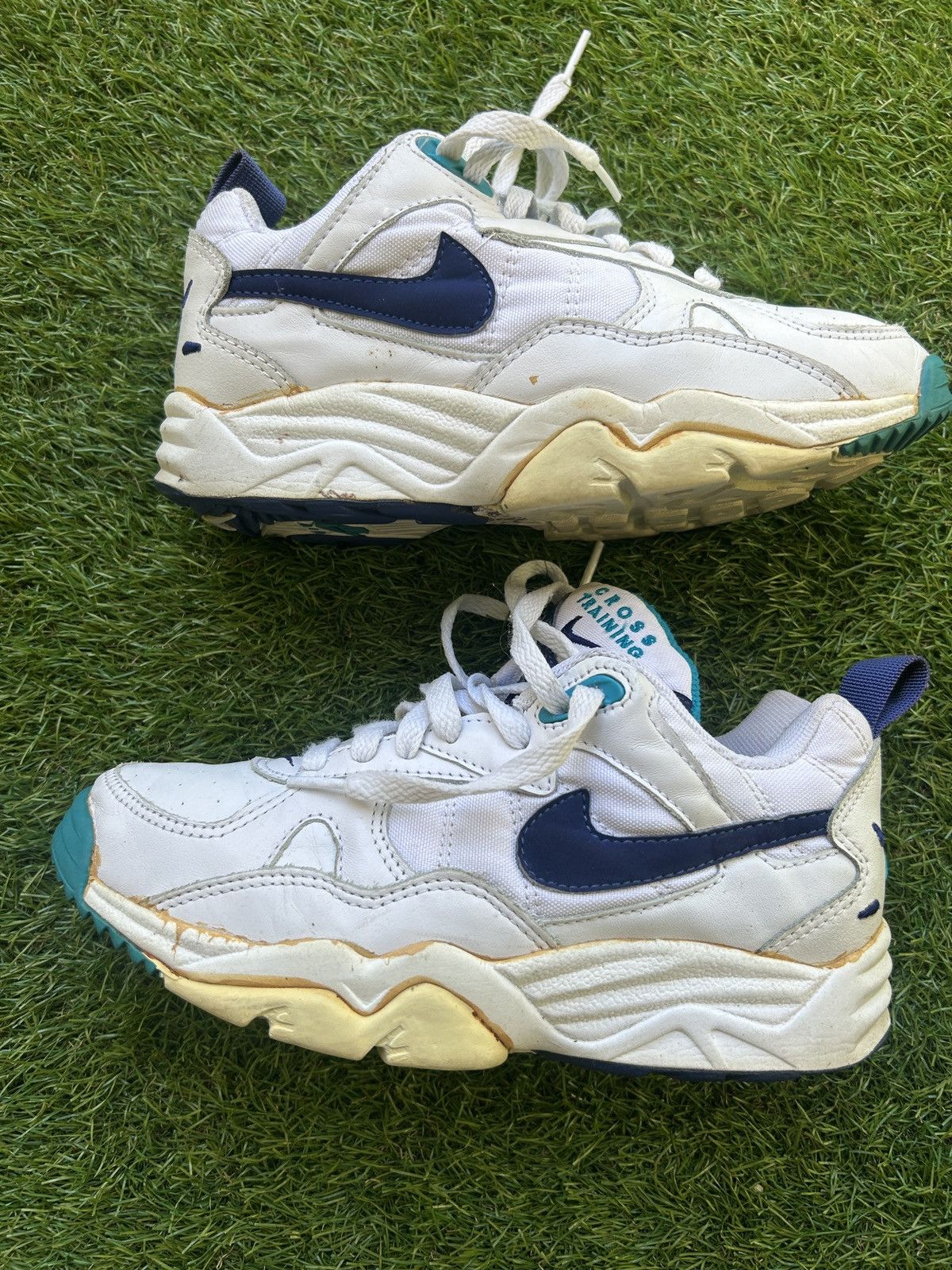 Nike Vintage 1994 Nike Air Cross Training White/Navy/Teal Size US 7 / EU 40 - 2 Thumbnail