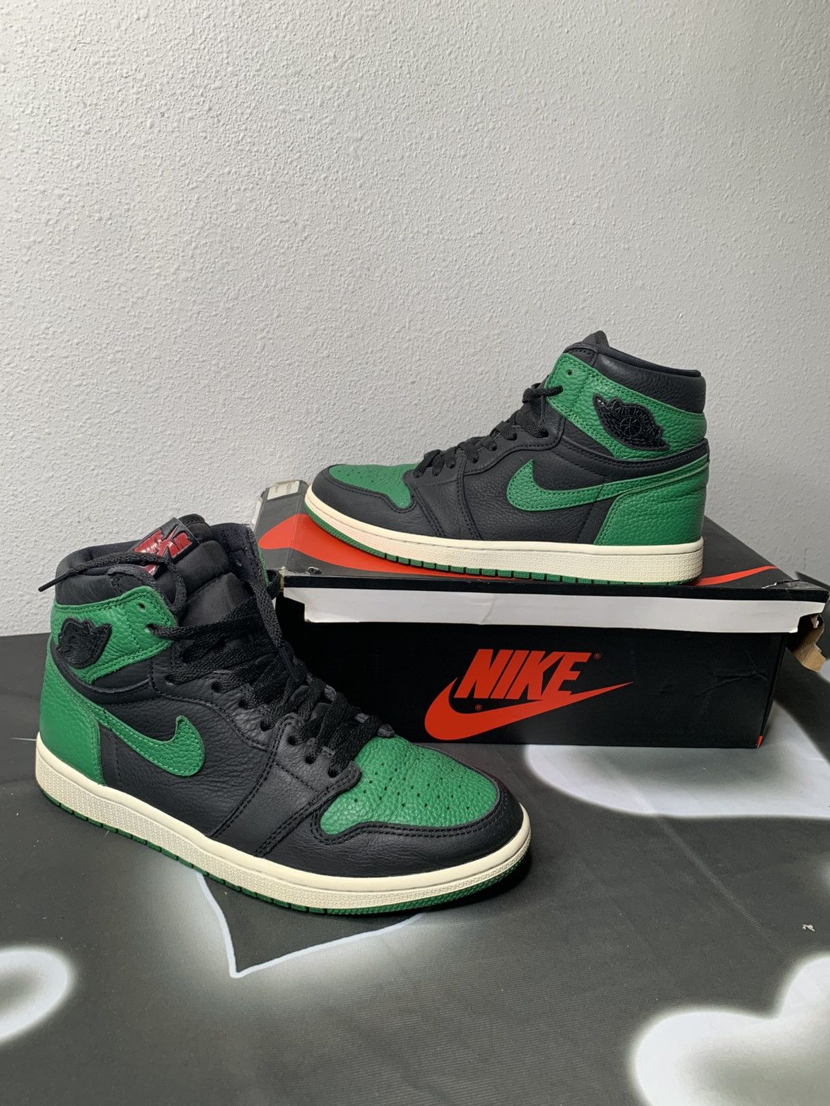 Jordan Brand Air Jordan 1 Retro High Og Pine Green 2.0 Size US 8 / EU 41 - 7 Thumbnail