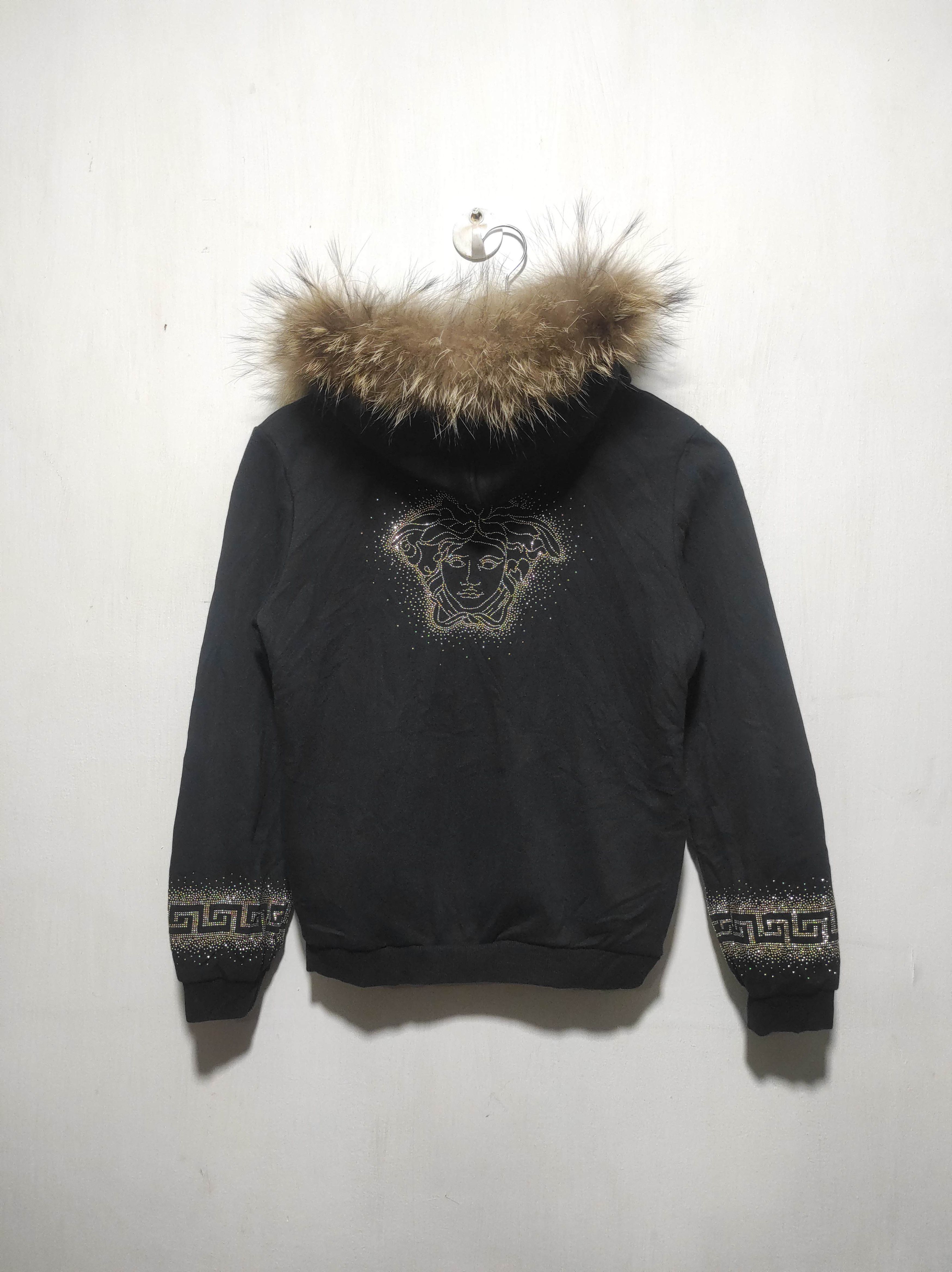 Versace Young Versace Fur Hoodie i6w9 style Size US XS / EU 42 / 0 - 16 Thumbnail