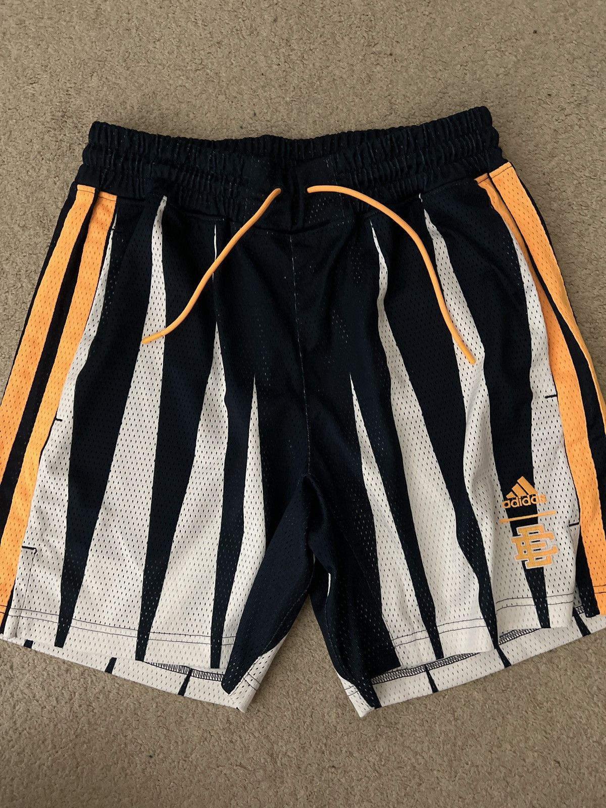 Adidas × Eric Emanuel Adidas x Eric Emanuel basketball shorts Medium Size US 32 / EU 48 - 1 Thumbnail