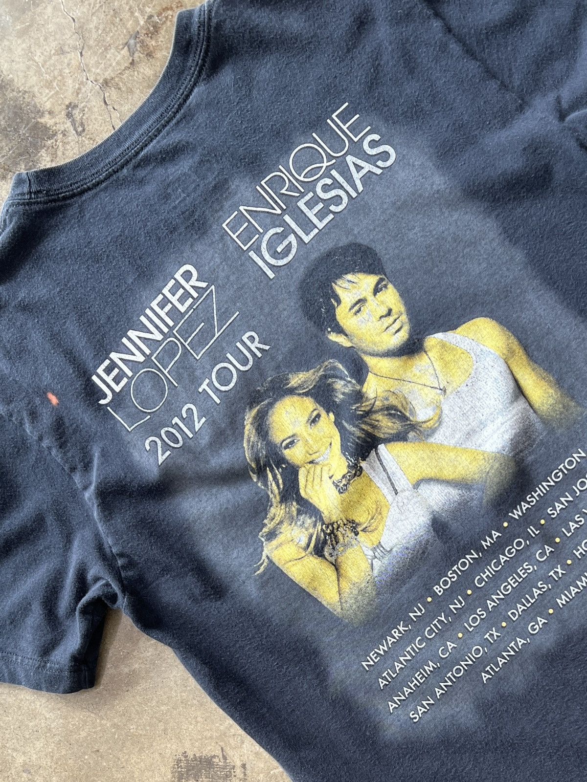 Vintage Jennifer Lopez Enrique Iglesias 2012 Tour Tee Small Size US S / EU 44-46 / 1 - 4 Thumbnail