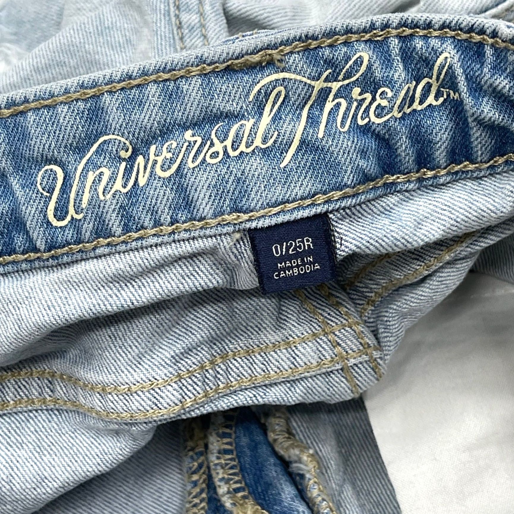 Vintage Universal Thread Shorts Women 0 Blue Cut-Off High Rise Shortie Denim Distressed 5-Pocket Casual Summer Vintage Style Size 26" / US 2 / IT 38 - 3 Thumbnail