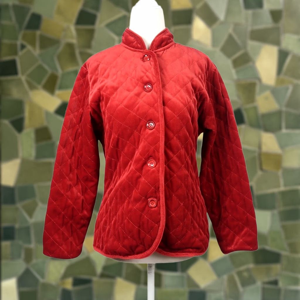 Vintage VINTAGE BFA Classics Red Velvet Quilted Jacket Womens M Short Sleeve Button Closure Autumn Winter Spring Casual Velvet Fabric Size M / US 6-8 / IT 42-44 - 1 Thumbnail