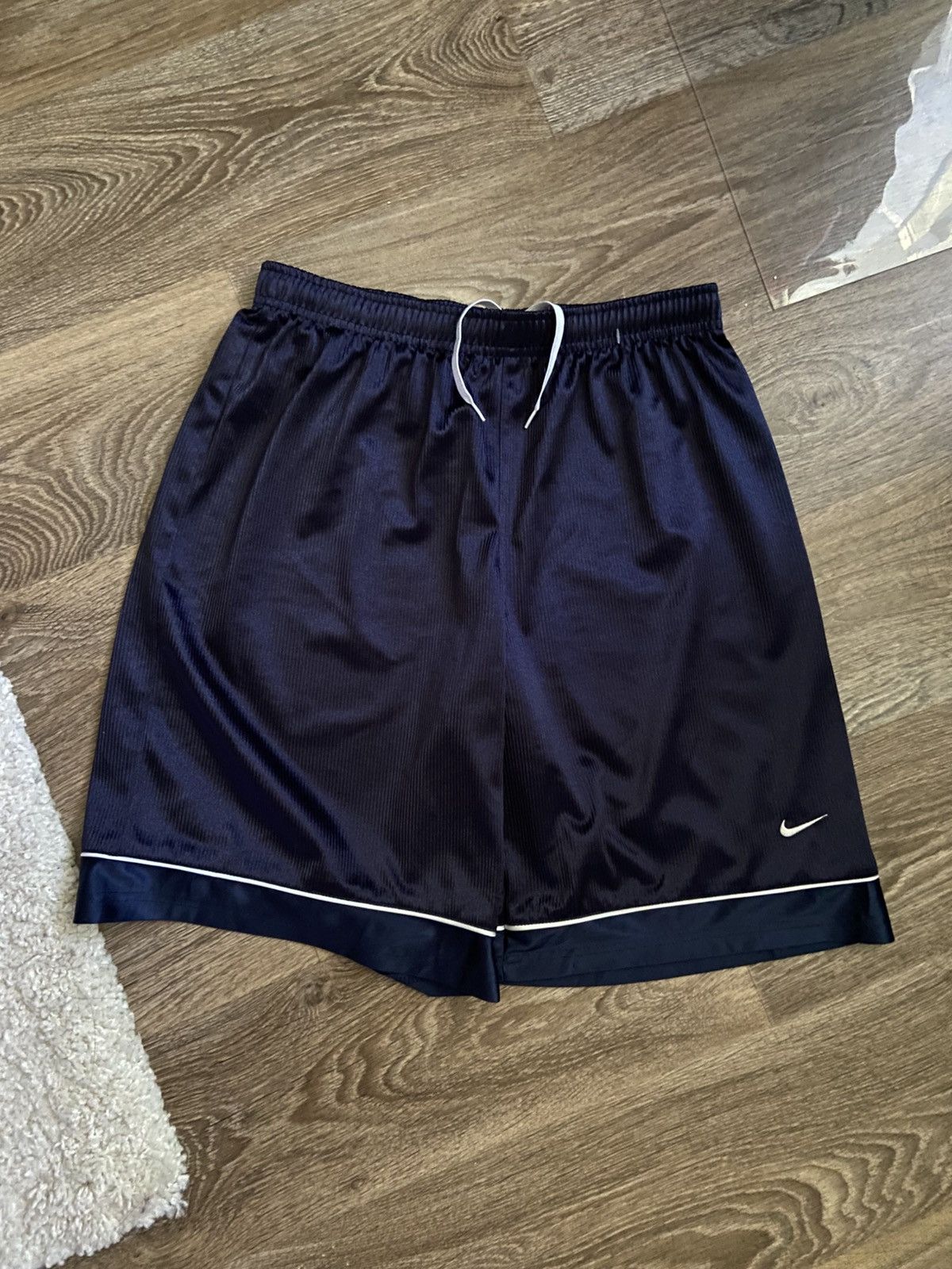 Nike Nike Vintage Basketball Shorts Taiwan 90s Navy Blue Mesh Size US 31 - 1 Thumbnail