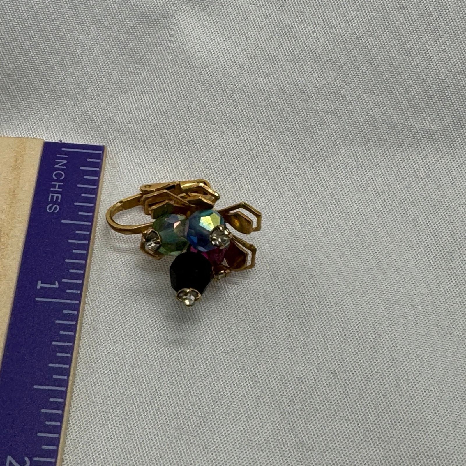 NBDN Nobrandedon VTG crystal screw back earrings Size ONE SIZE - 7 Thumbnail