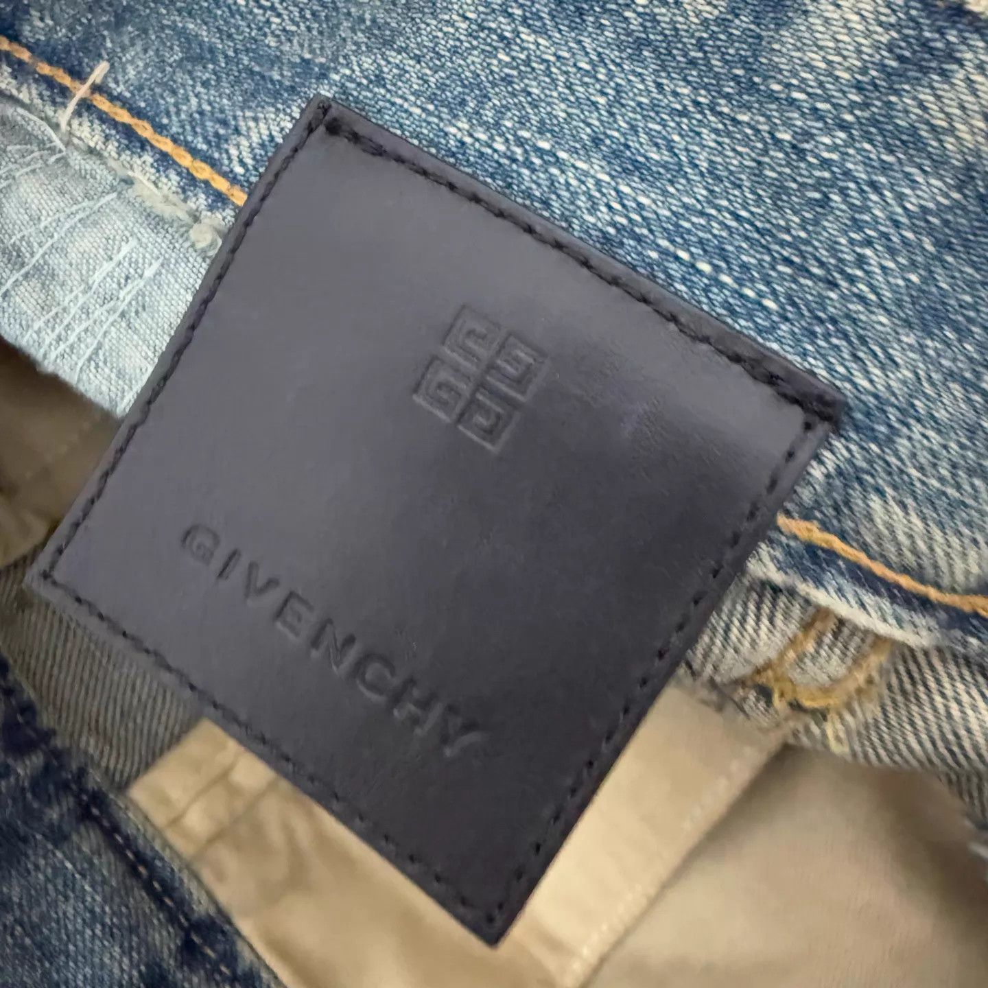 Givenchy Givenchy Gvc OG Distressed Boro Jeans 28 (New) Size 28" / US 6 / IT 42 - 3 Thumbnail