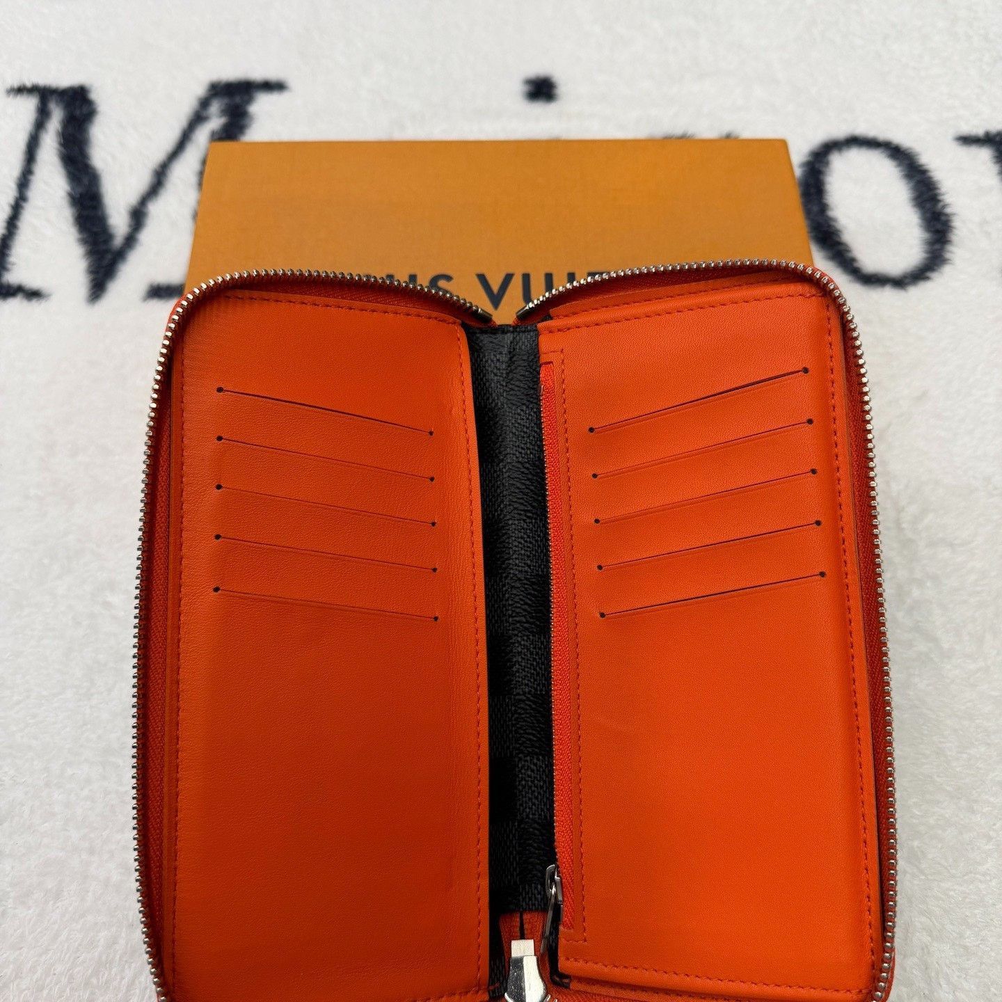 Louis Vuitton Louis Vuitton Black Orange Checker Zipper Wallet. Size ONE SIZE - 5 Thumbnail
