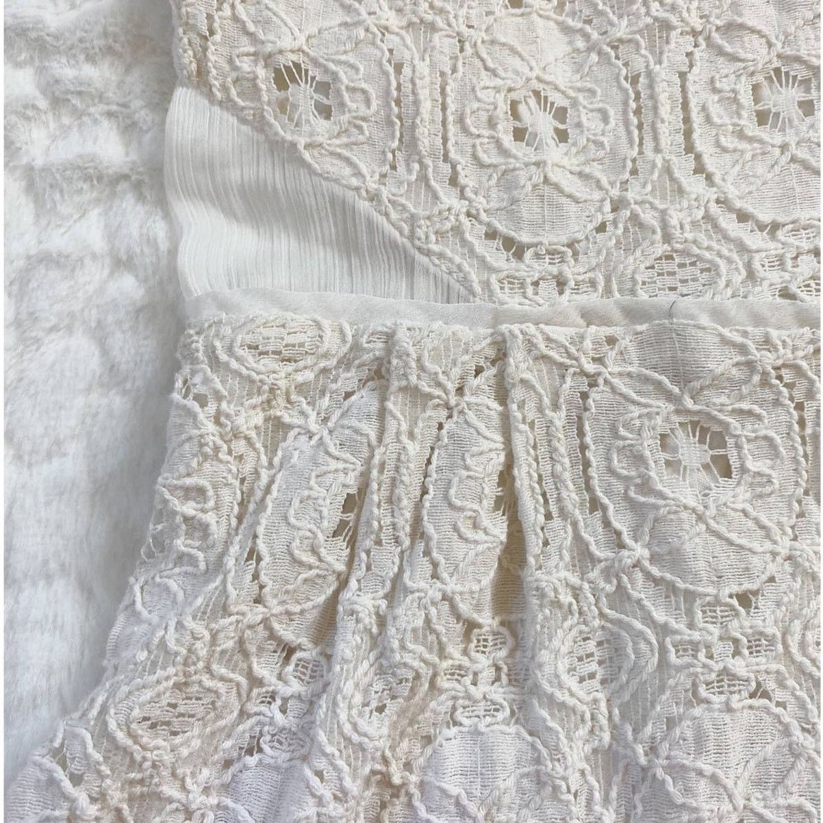 Urban Outfitters Urban Outfitters Kimchi Blue Camilla Medallion Lace Dress 4 Size S / US 4 / IT 40 - 7 Thumbnail