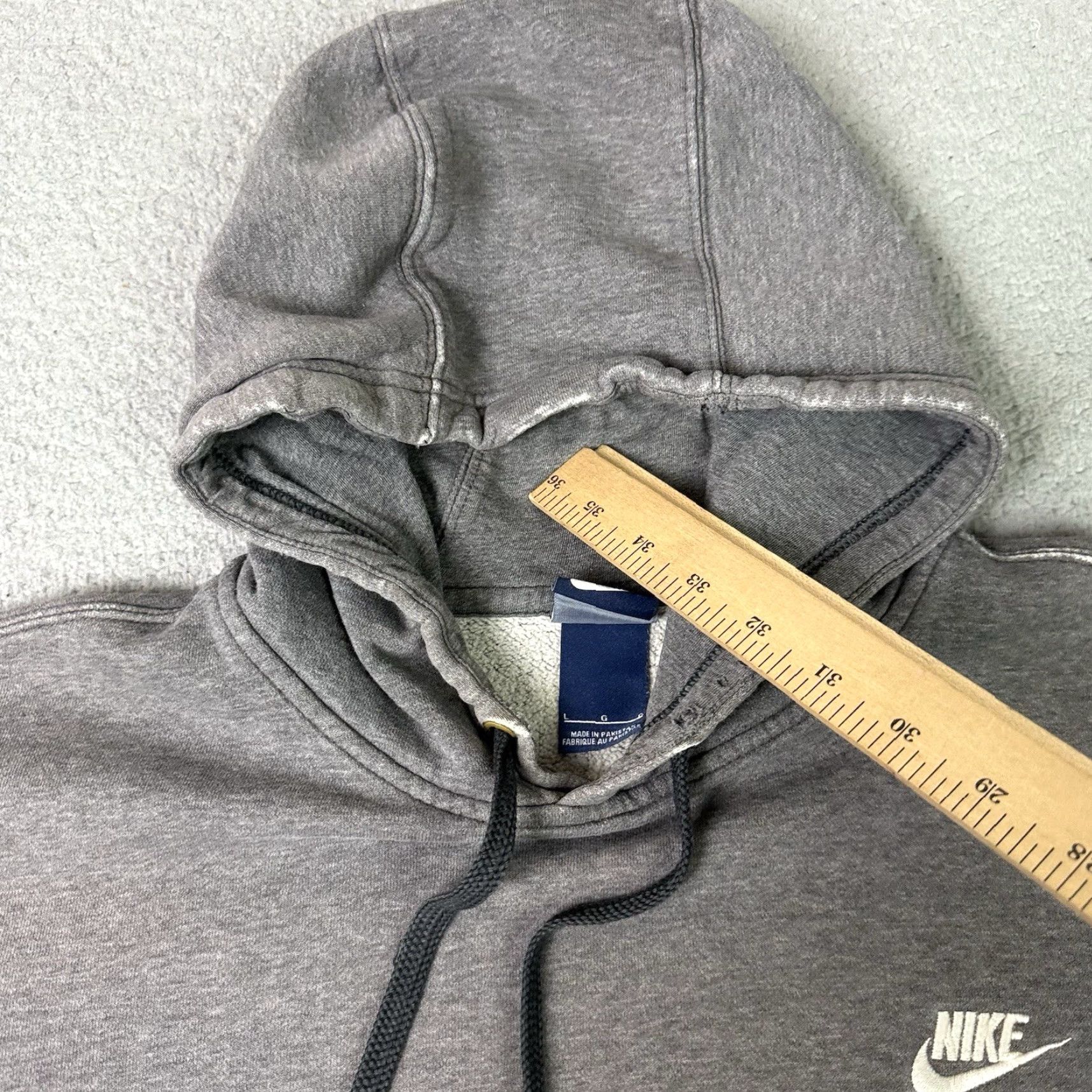 Nike VINTAGE Nike Sweatshirt Mens Large Gray Embroidered Swoosh Distressed Logo Essential L Size US L / EU 52-54 / 3 - 7 Thumbnail