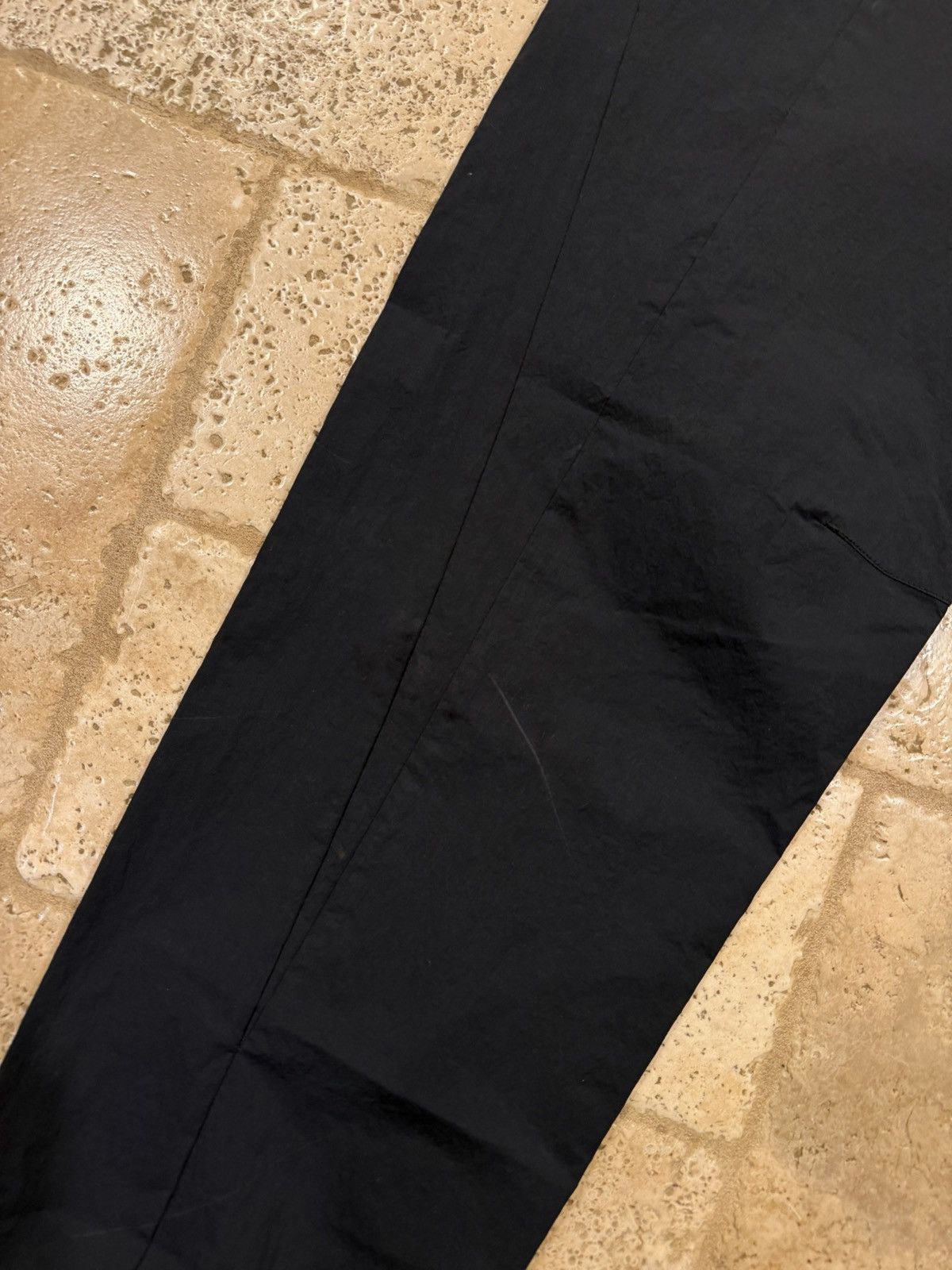 Louis Vuitton Louis Vuitton LV Logo Sample Shell Nylon Black Jogger Pants Size US 32 / EU 48 - 3 Thumbnail