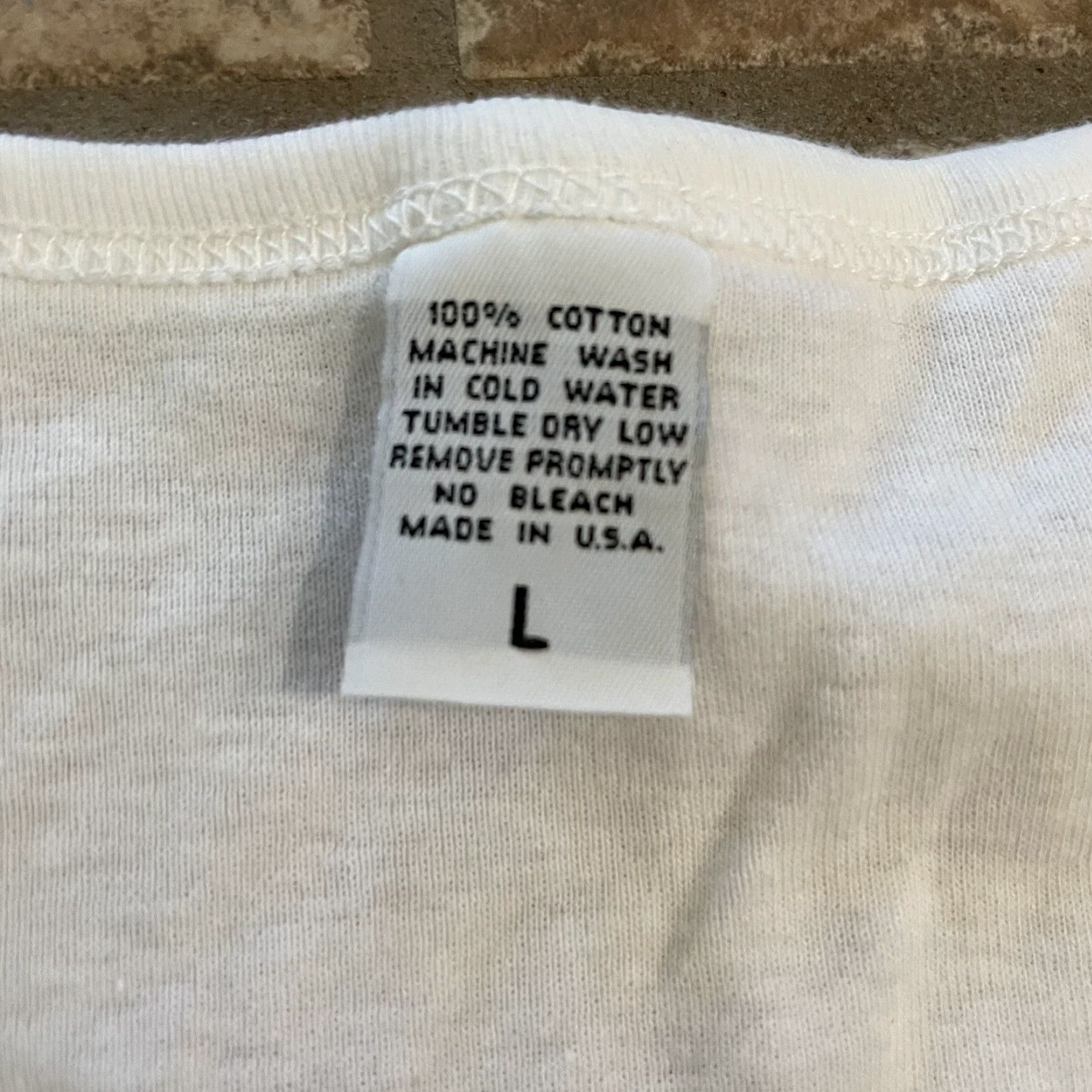 Vintage Natalie Krol White V-Neck Graphic Tee Womens L White V-Neck T-Shirt Size L / US 10 / IT 46 - 4 Thumbnail