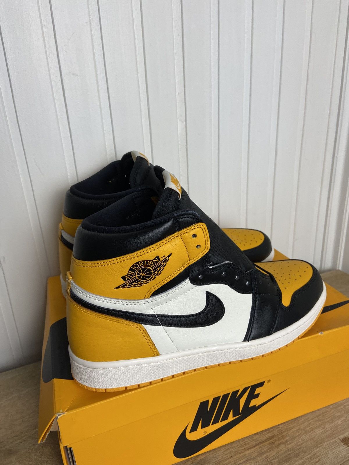 Jordan Brand New Jordan 1 Retro High "Taxi" Authentic Size 11US Size US 11 / EU 44 - 6 Thumbnail