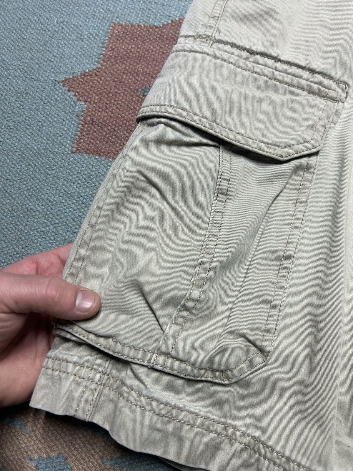 St. Johns Bay St John’s Bay cargo shorts utility pockets hiking outdoor 40 Size US 40 / EU 56 - 2 Thumbnail