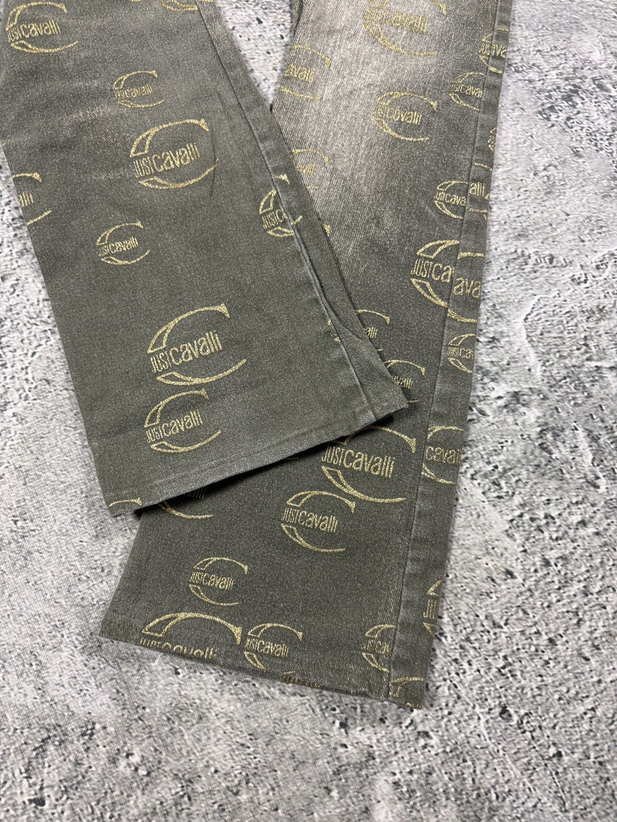 Roberto Cavalli Just Cavalli flared jeans monogram fullprint Y2K washer Size 27" / US 4 / IT 40 - 13 Thumbnail