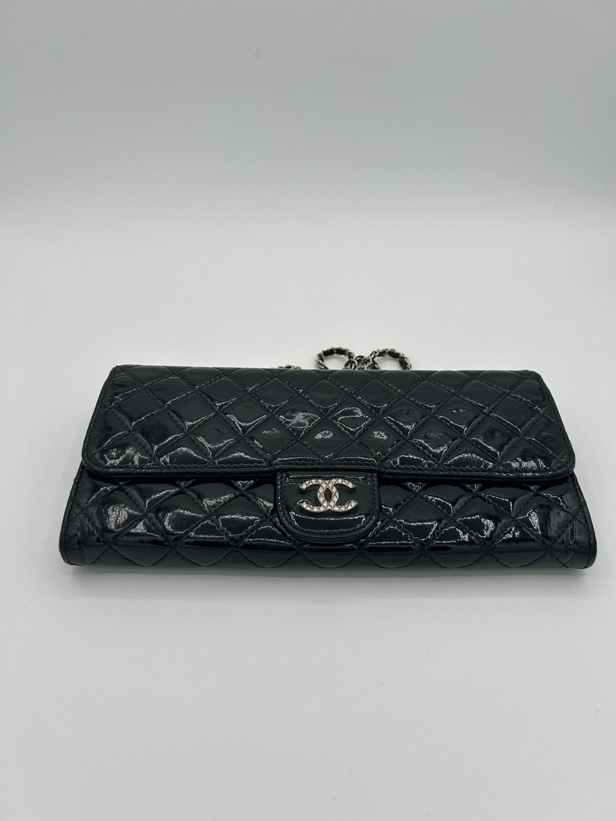 Chanel ❤️Chanel Patent Leather Quilted Wallet on a Chain❤️ Size ONE SIZE - 6 Thumbnail