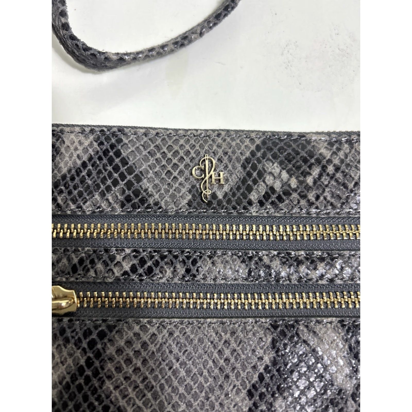 Cole Haan Cole Haan Taupe snake skin embossed textured crossbody Purse Women Crossbody Leather Snake Taupe 9.5x7x1 Size ONE SIZE - 4 Thumbnail