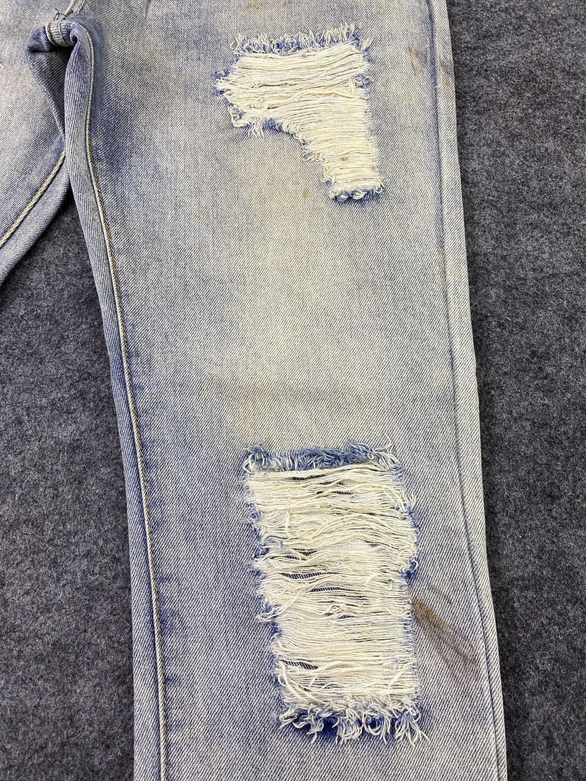 Japanese Brand Distressed Faded Blue Jeans - J1075