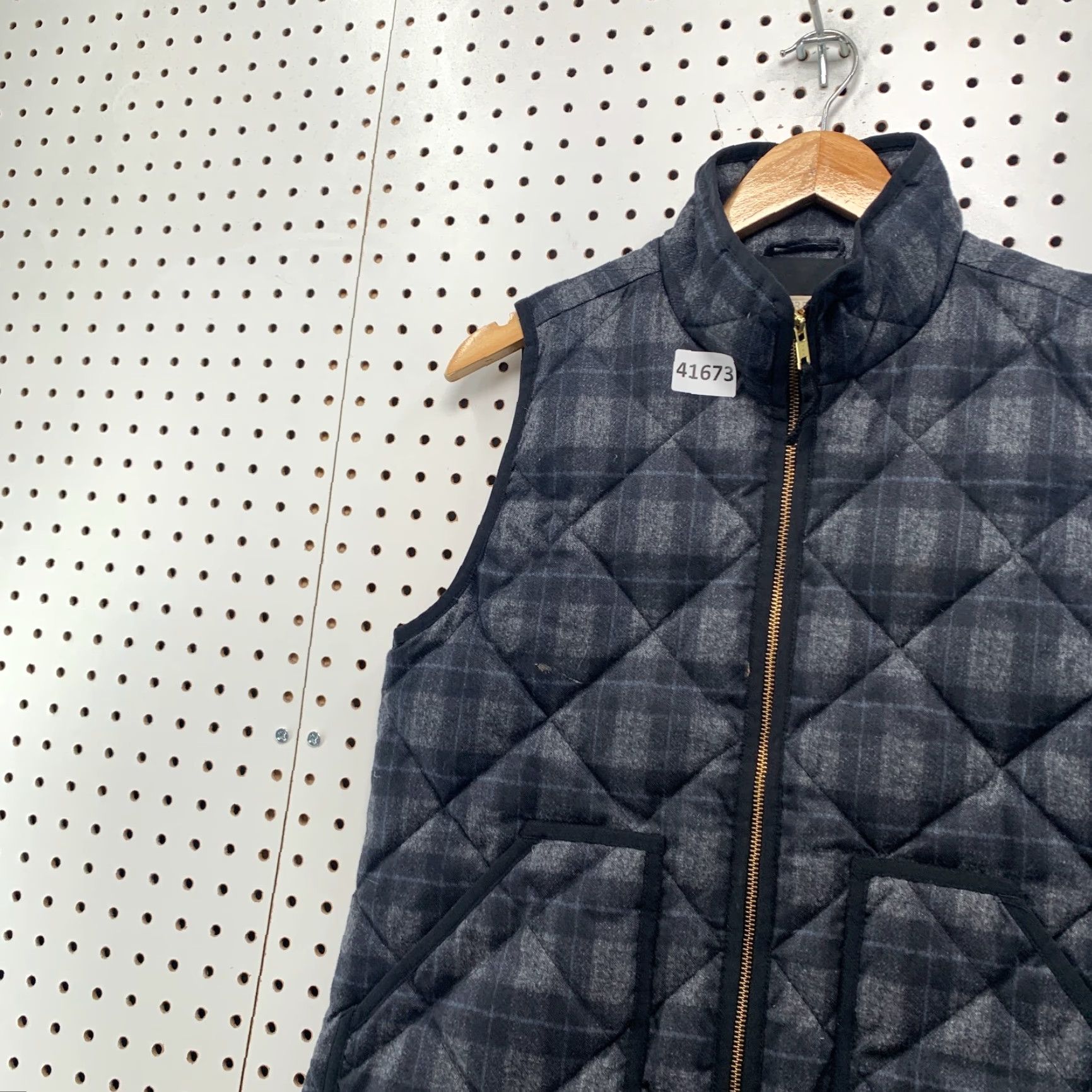J.Crew JCrew Down Quilted Vest Women Small Gray Plaid Sleeveless Puffer 19x24.5 Size S / US 4 / IT 40 - 6 Thumbnail