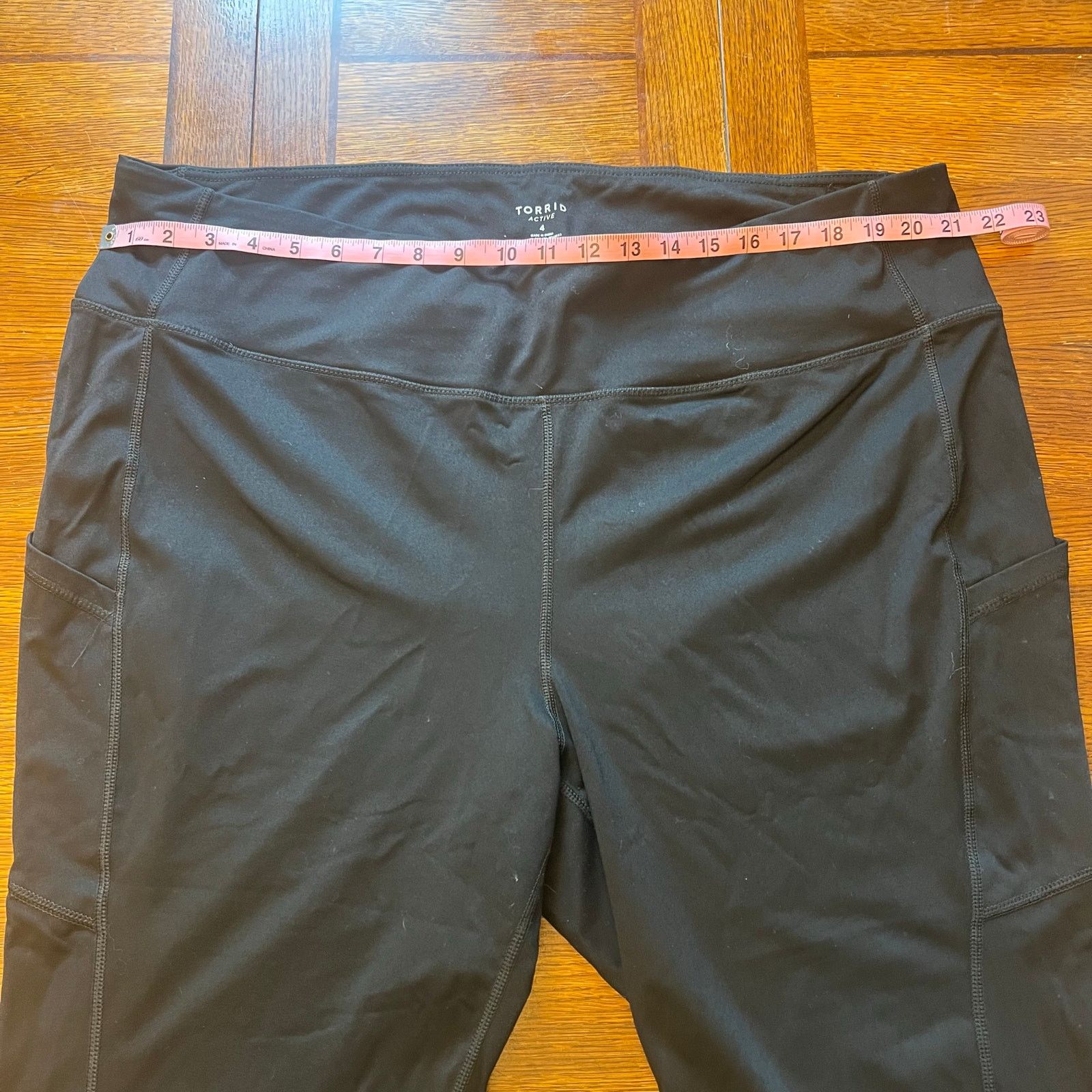 Other TORRID Plus Size 4 Capri Active Leggings with Side Pocket Size 27" / US 4 / IT 40 - 9 Thumbnail