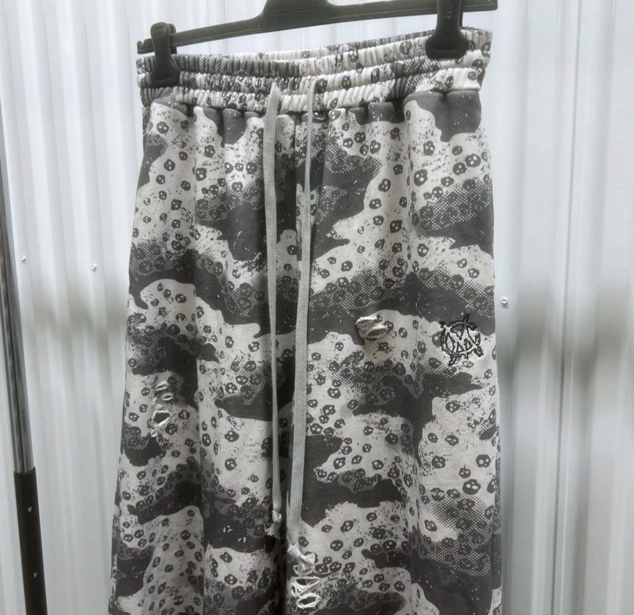 Japanese Brand Catacomb Camo Grey Baggy Sweatpants Size US 28 / EU 44 - 2 Thumbnail