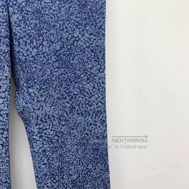 Chanel Chanel Blue camelia full-print cotton casual trousers Size 25" / US 0 / IT 36 - 4 Thumbnail