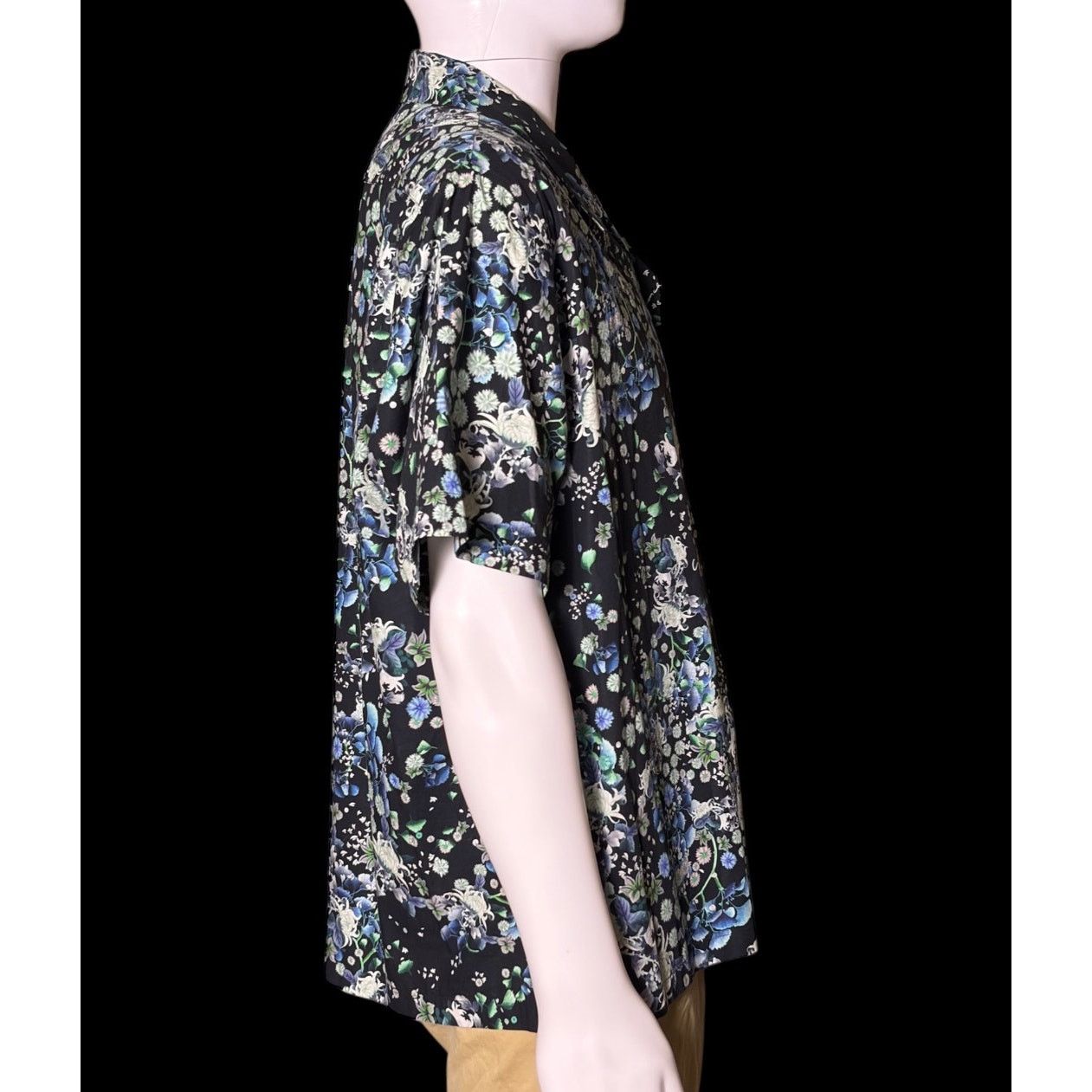 Givenchy Authentic Givenchy Camp Collar Button Down Hawaiian Shirt Size US L / EU 52-54 / 3 - 4 Thumbnail