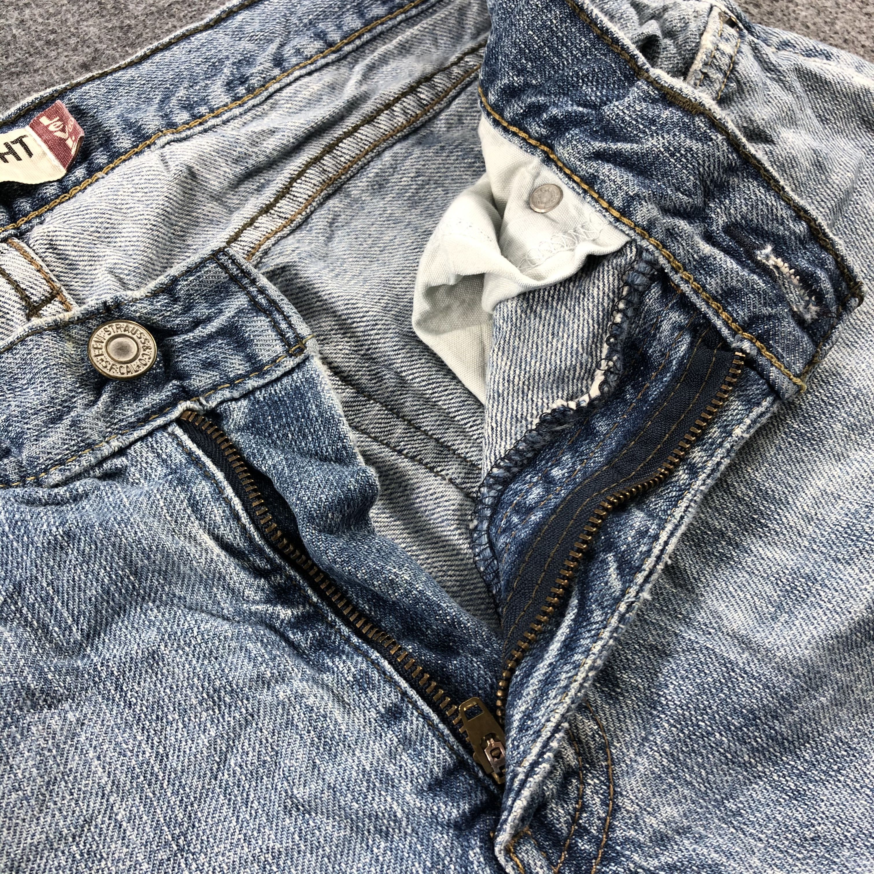 Levi's Vintage Blue Wash Levis 514 Jeans-J2560 Size US 31 - 10 Thumbnail