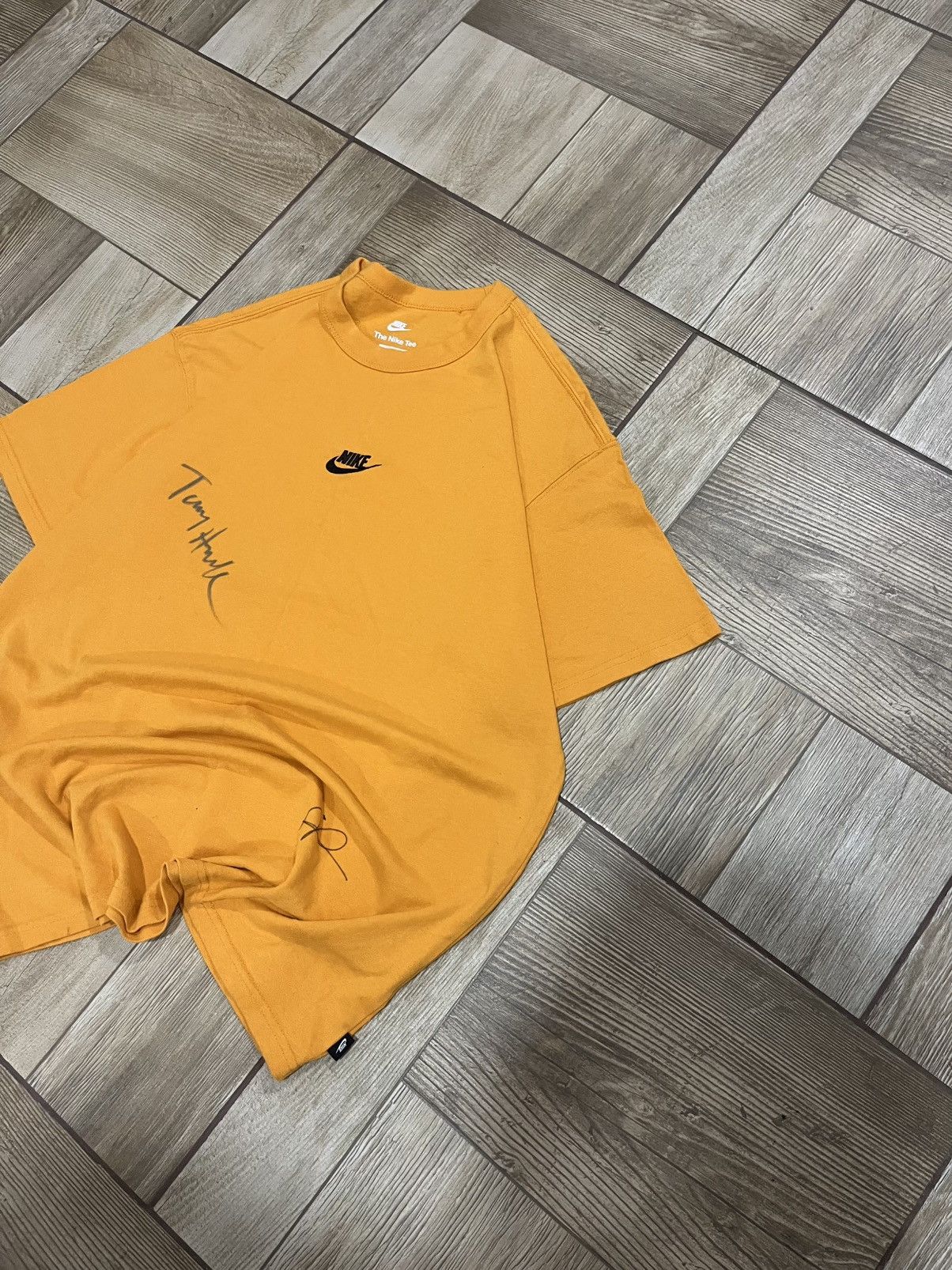 Nike Nike Tee — Golden Yellow Size US L / EU 52-54 / 3 - 3 Thumbnail
