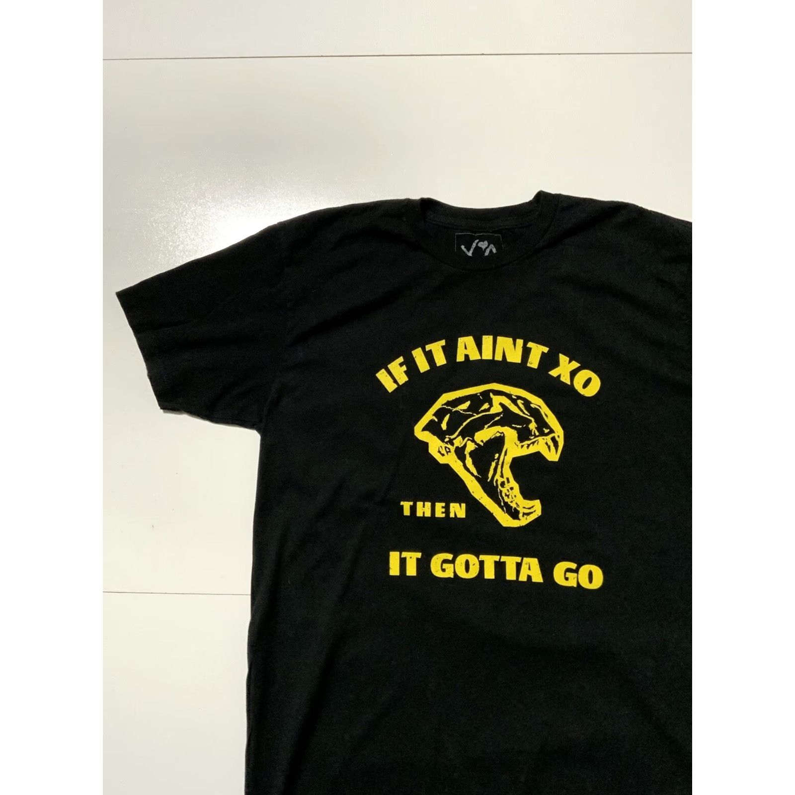 Vintage XO The Weeknd If It Ain’t XO Then It Gotta Go Black Yellow Graphic T-Shirt L Mens Size US L / EU 52-54 / 3 - 3 Thumbnail