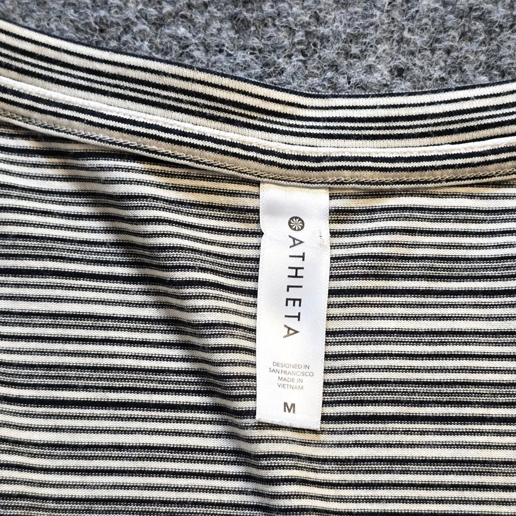 Athleta Athleta Top Womens M Black White Striped Long Sleeve T-Shirt Casual Lounge Shirt Size M / US 6-8 / IT 42-44 - 3 Thumbnail