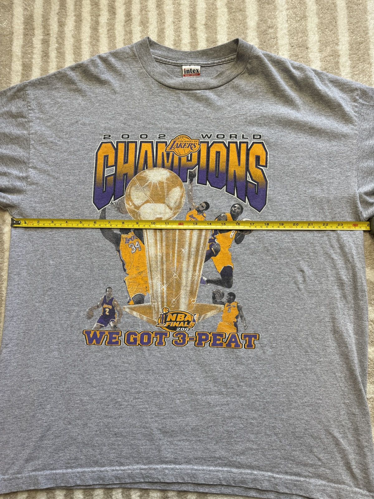 NBA × Vintage VTG 02’ Los Angeles Lakers 3-Peat Tee Size US XXL / EU 58 / 5 - 6 Thumbnail