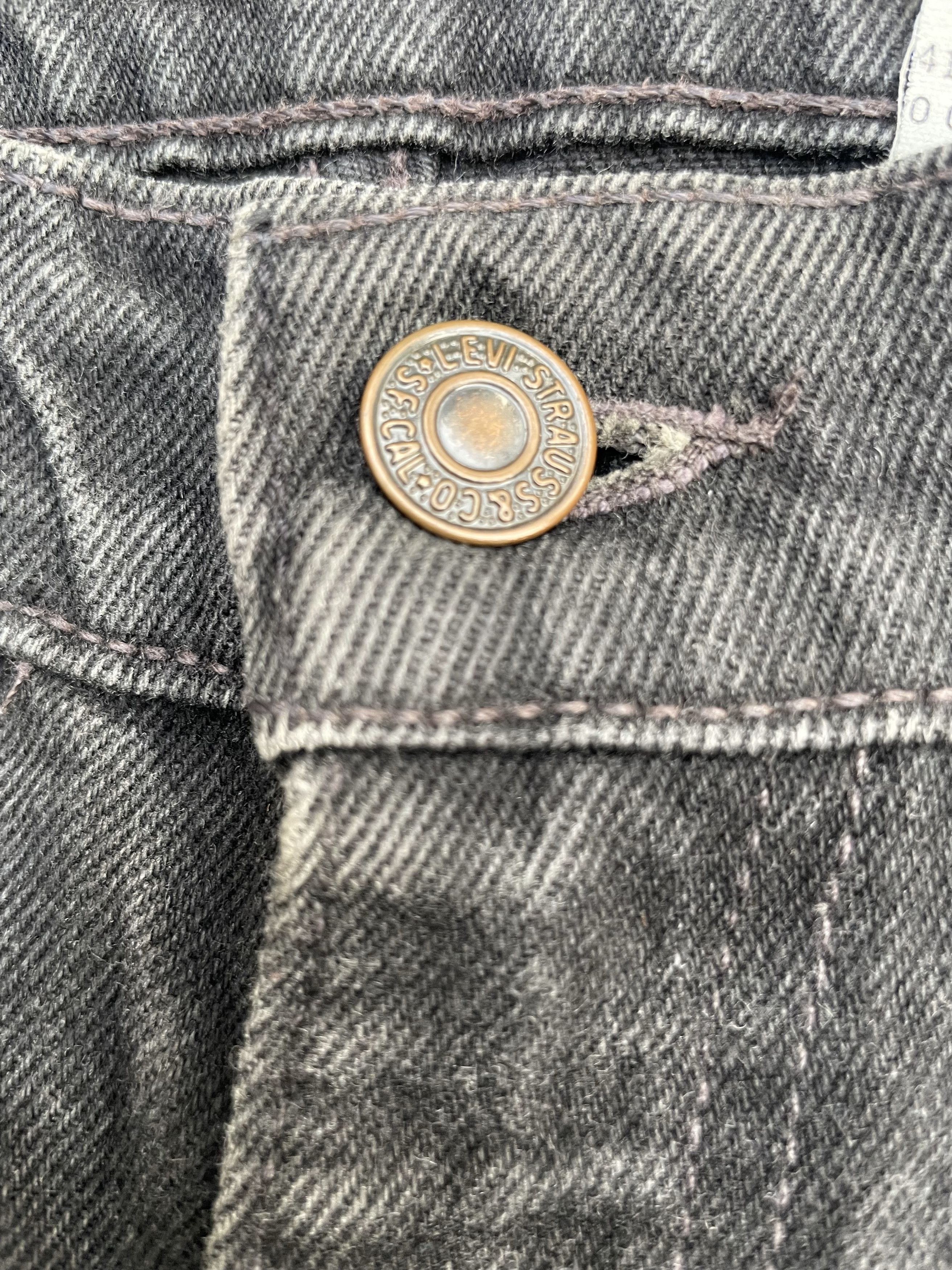 Levi's Vintage 1998 Levis 505 e Black Faded Denim Size US 31 - 12 Thumbnail